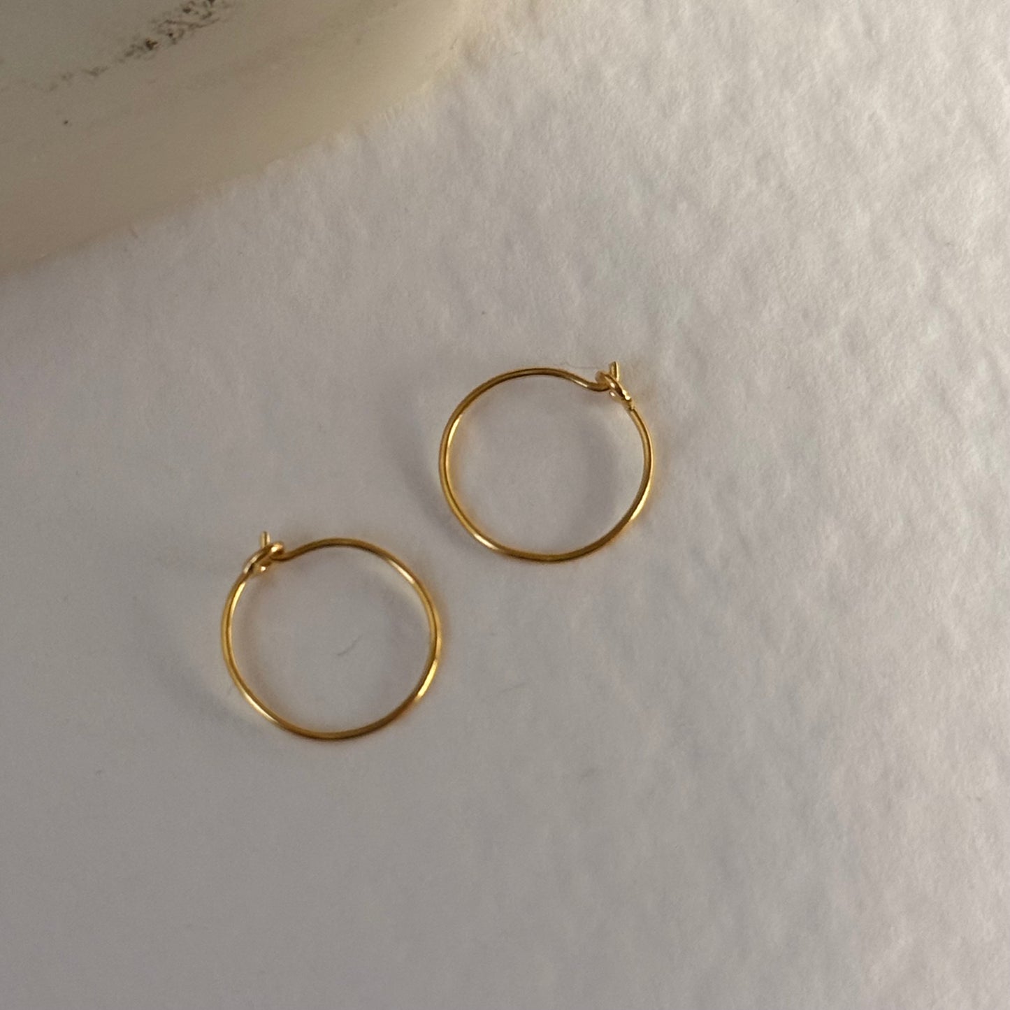 Minimal 18ct fine gold hoop | 9mm