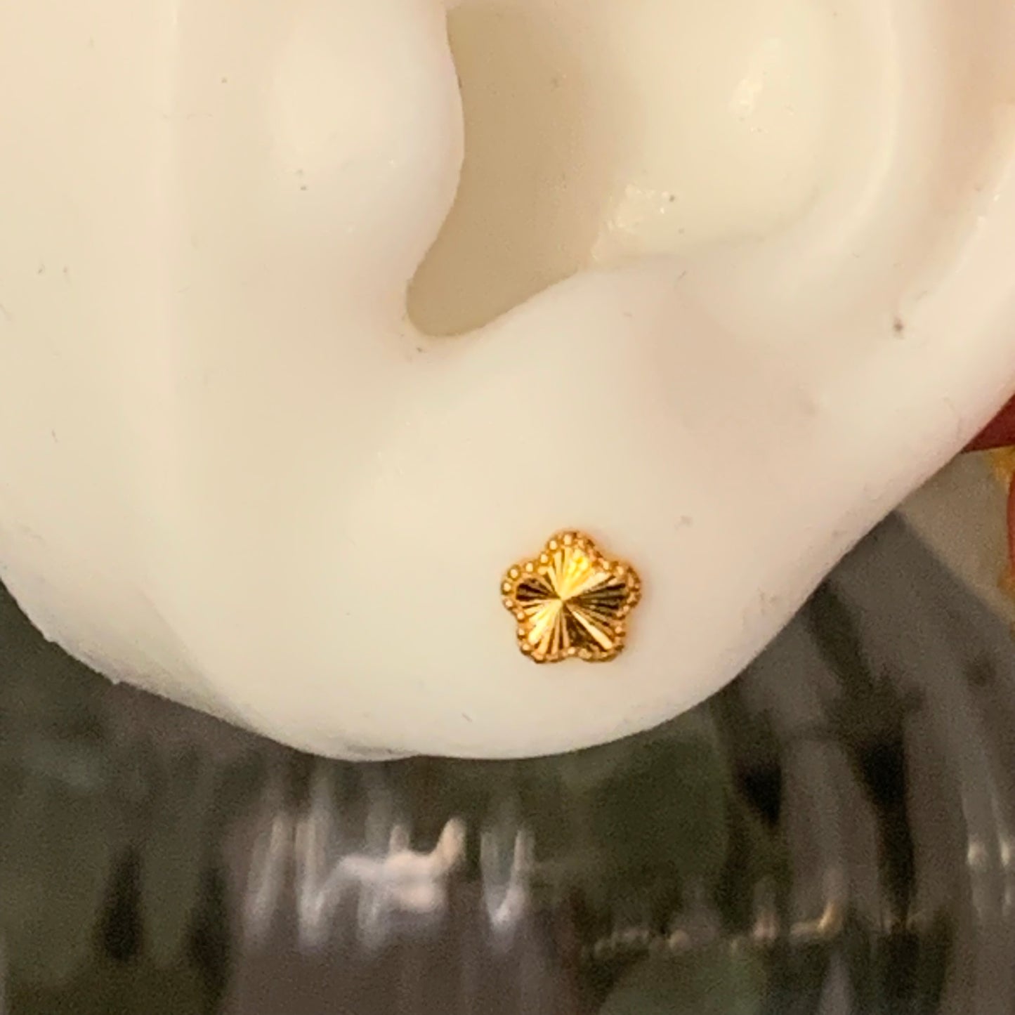 18ct Gold Floral Stud Pair | 6mm
