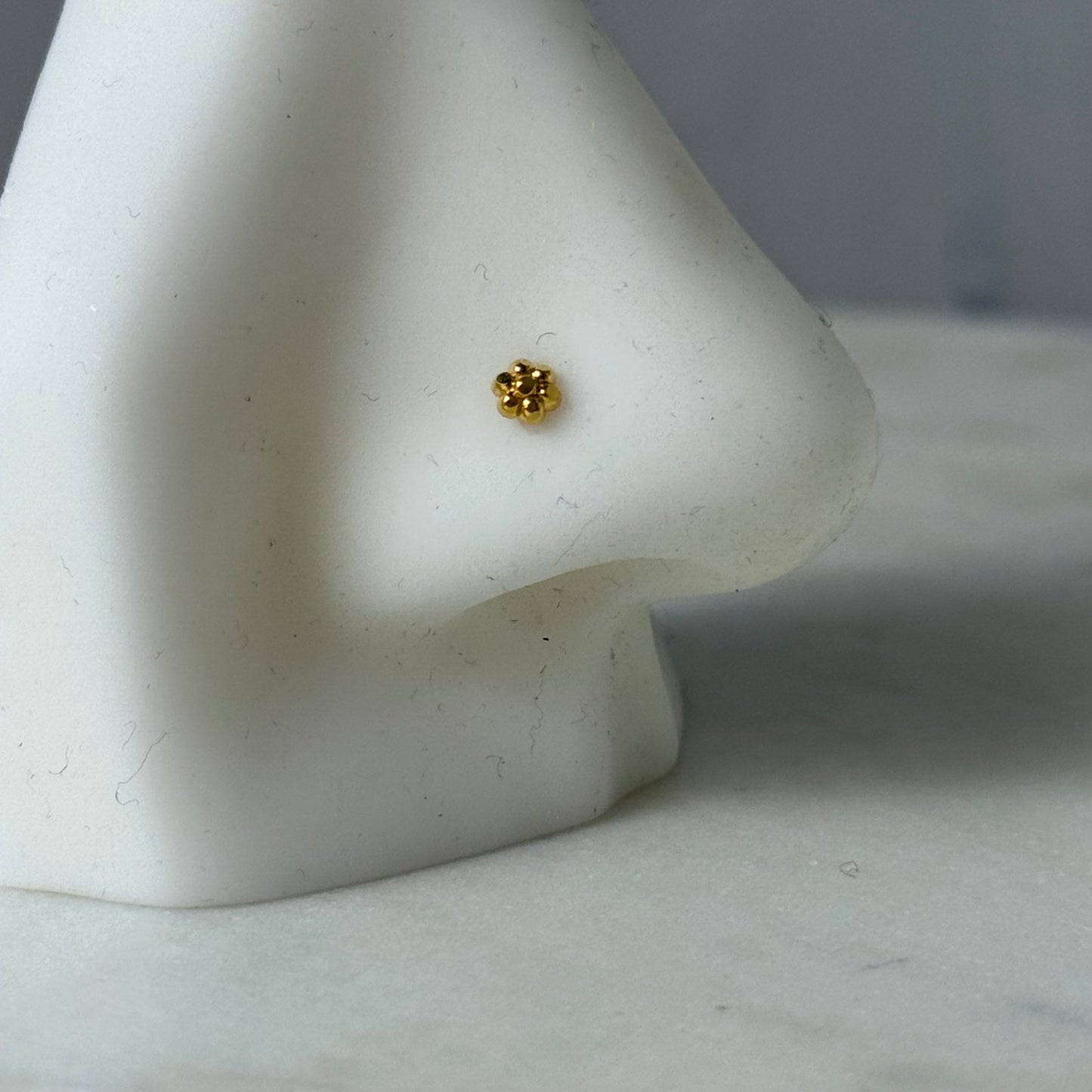 18ct gold floral stud | 3mm