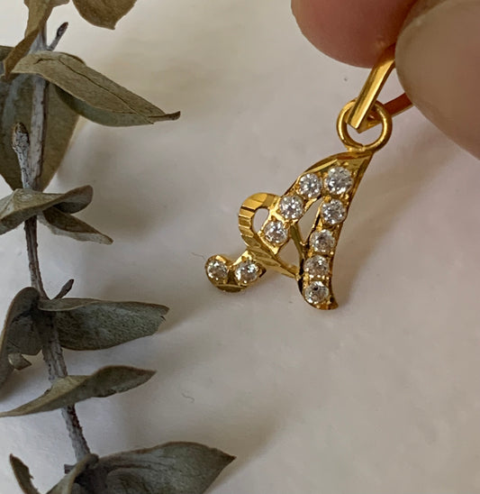 18ct Gold ‘A’ Pendant