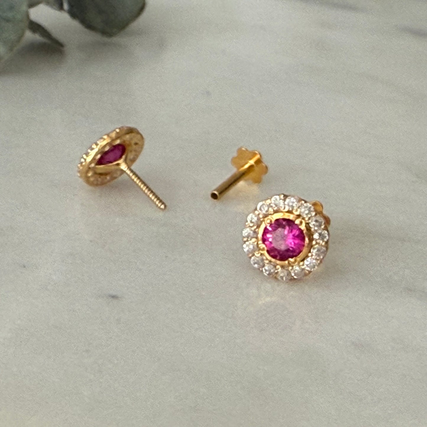 14 carat gold stud pair | small