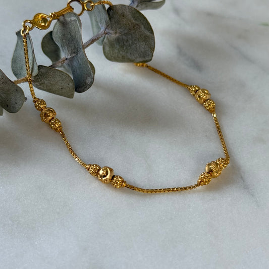 22ct gold triple beaded bracelet l 7 inches