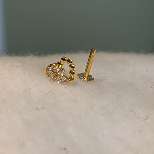 18ct gold heart stud