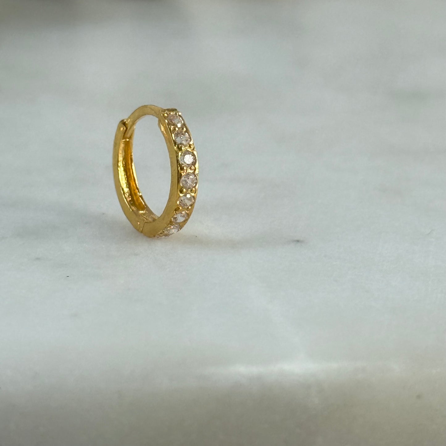 18ct gold cz single hoop | 8.5mm