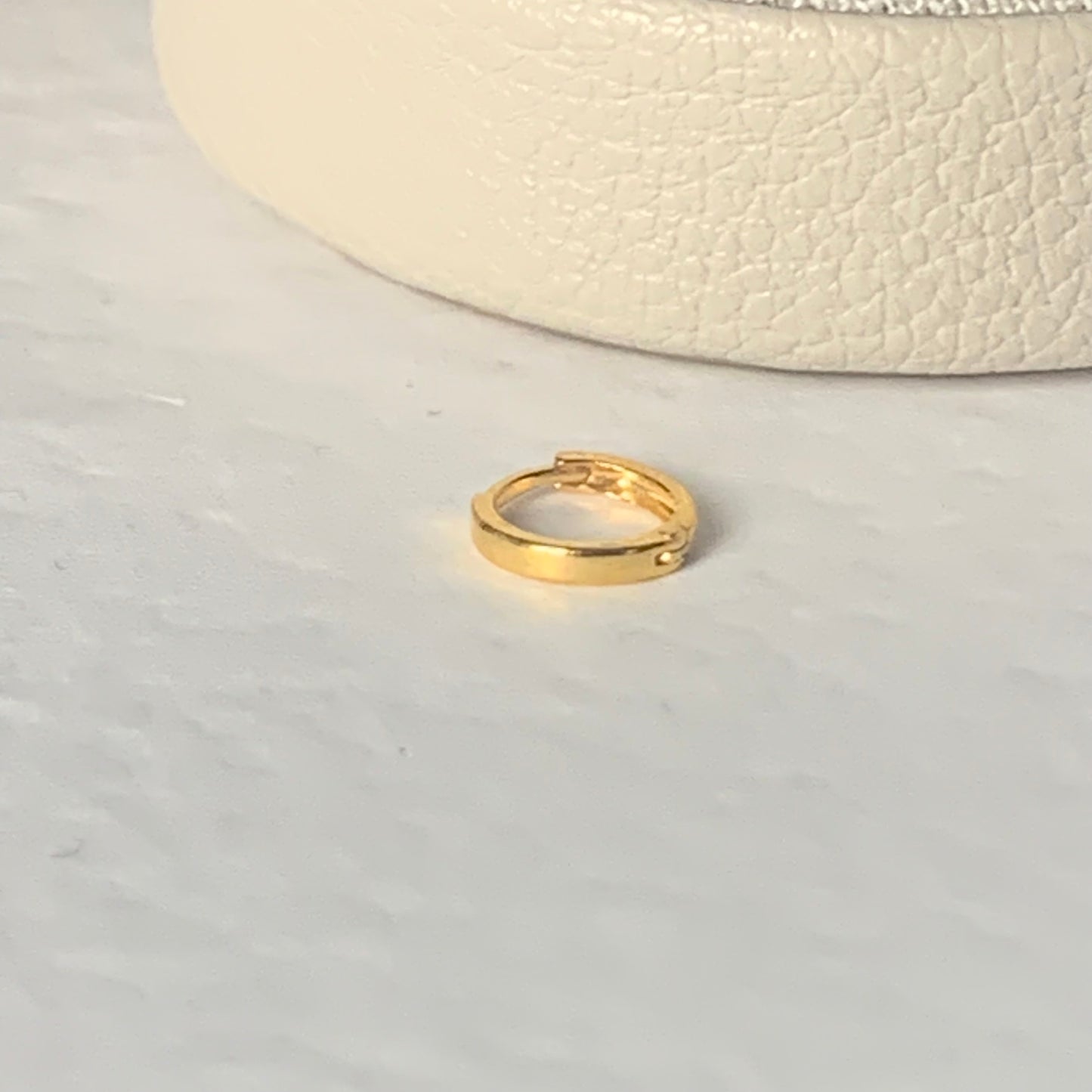 18ct Gold Single Hoop | 6mm