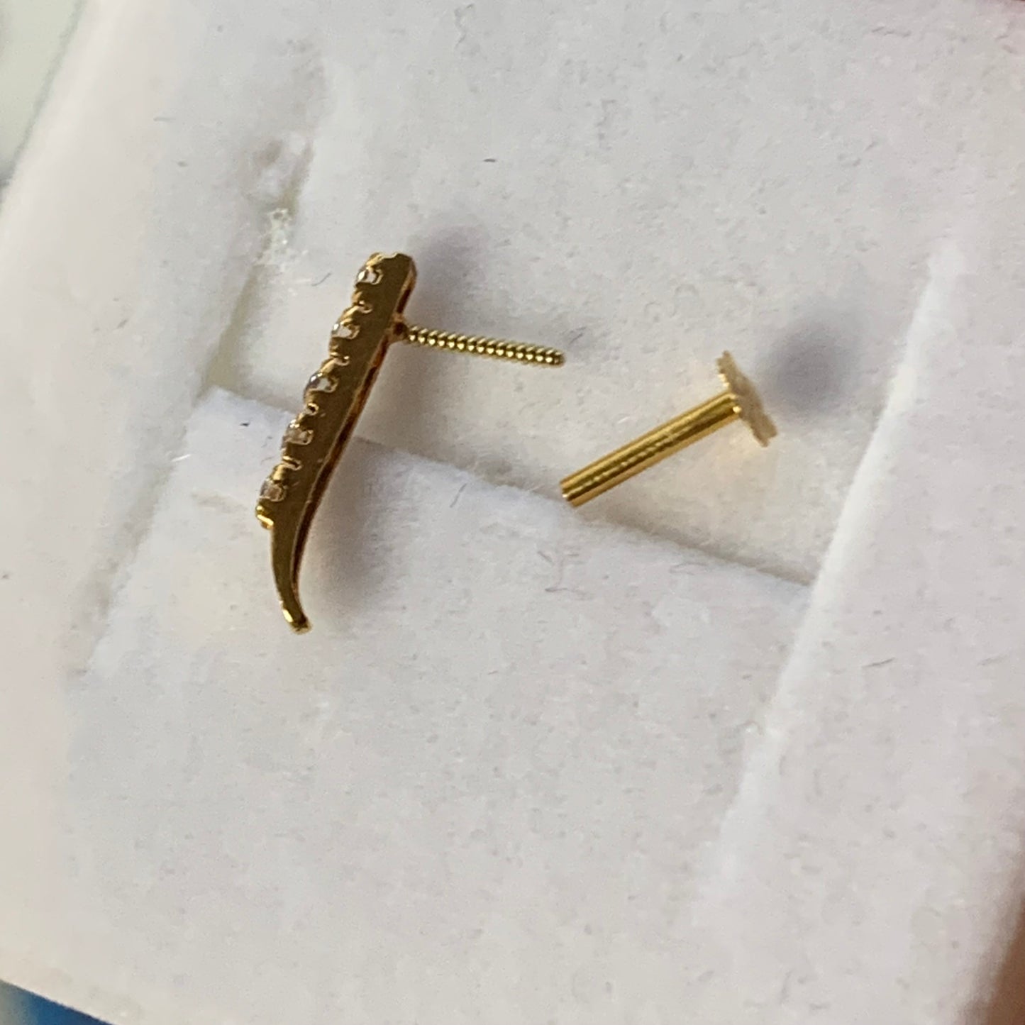 18ct Gold Long Stud | 9mm