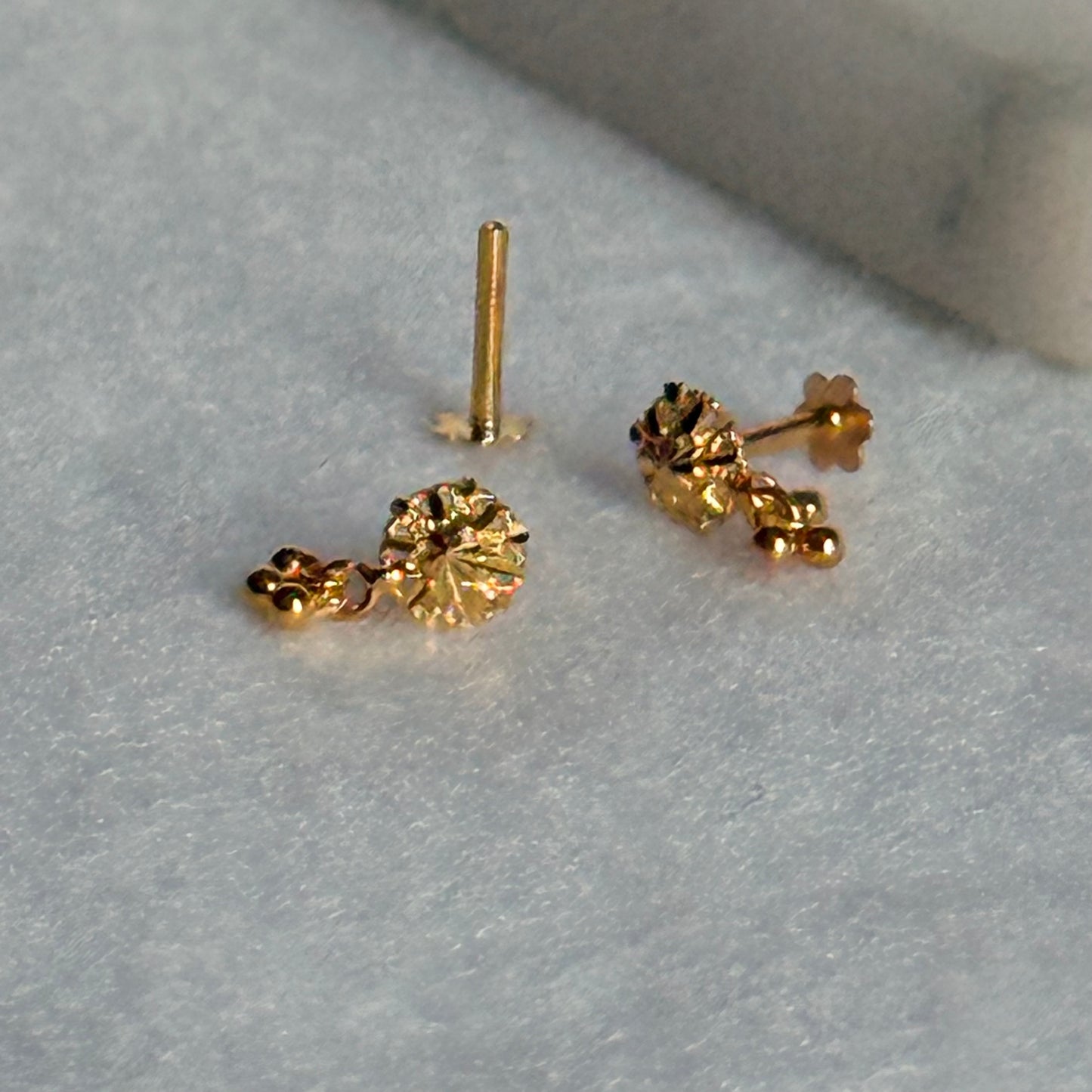 Elle, 18k gold drop stud