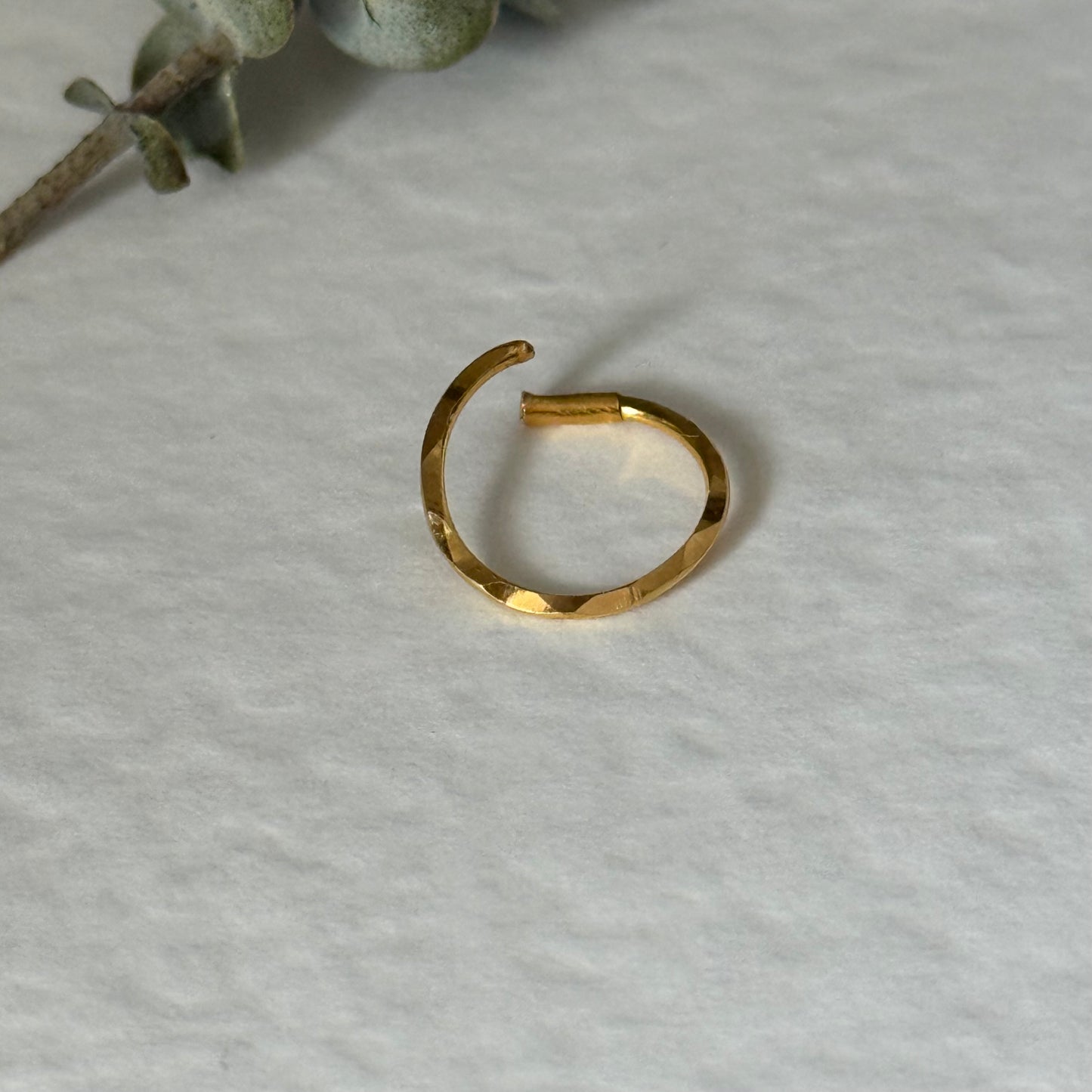 18ct gold single hoop | 8.5mm