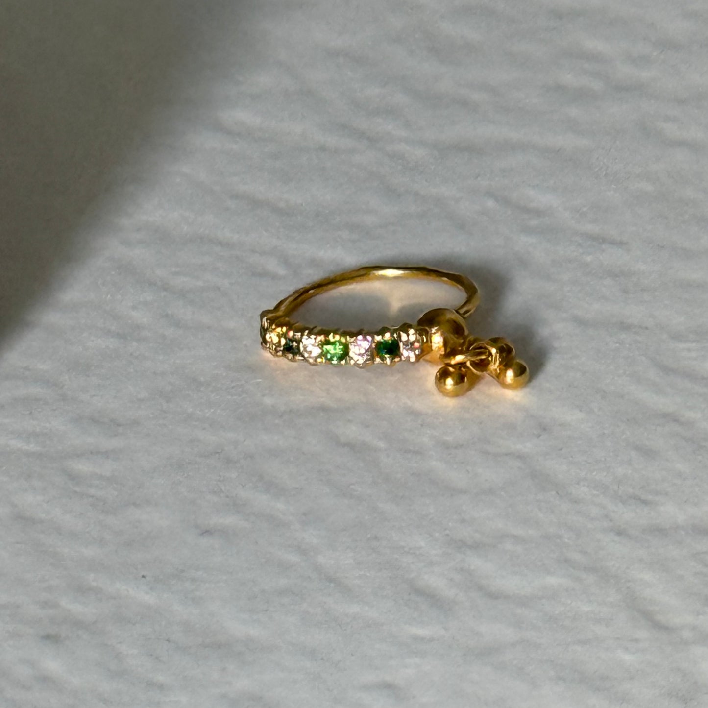 18ct gold single hoop | green