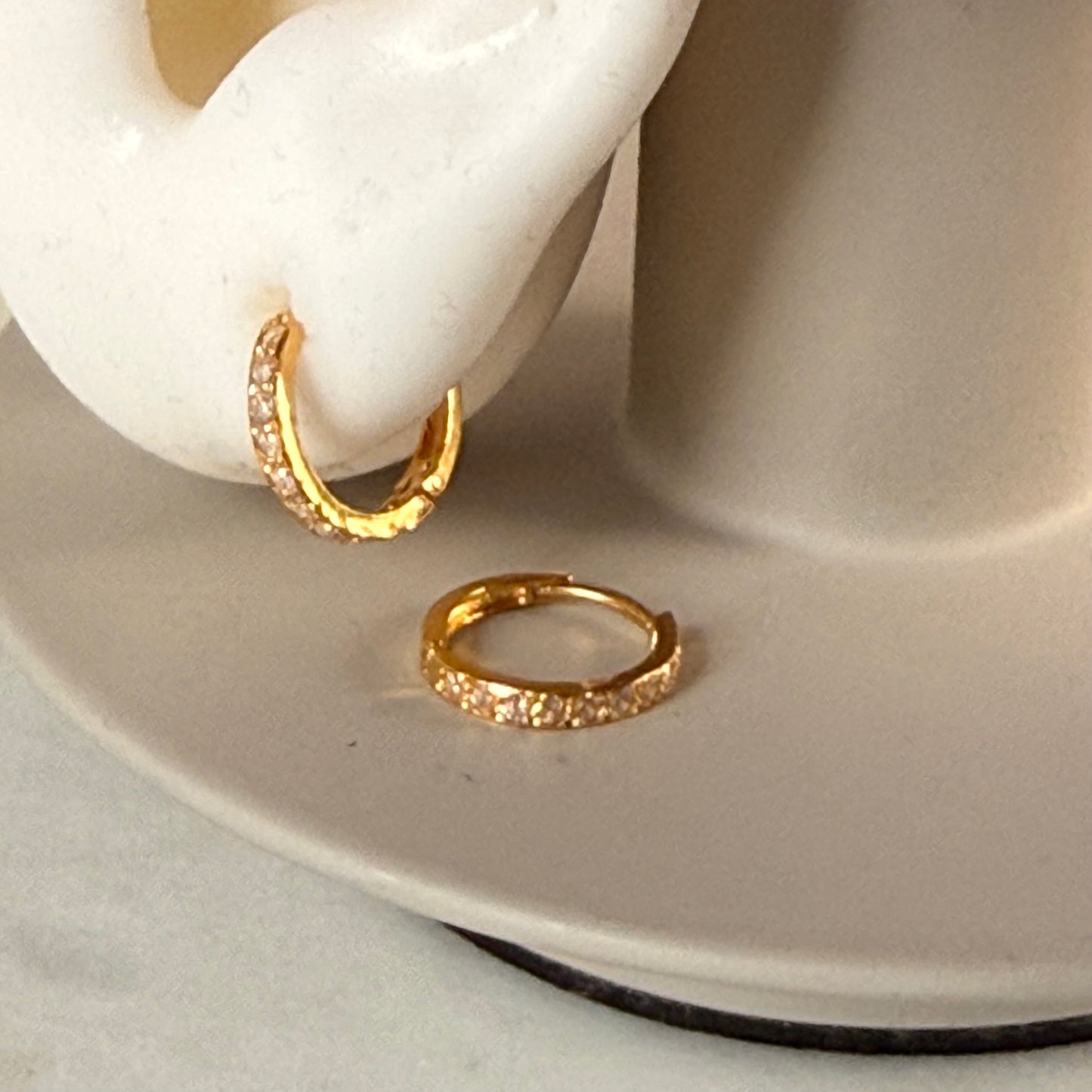 18ct gold cz Huggies | 9mm