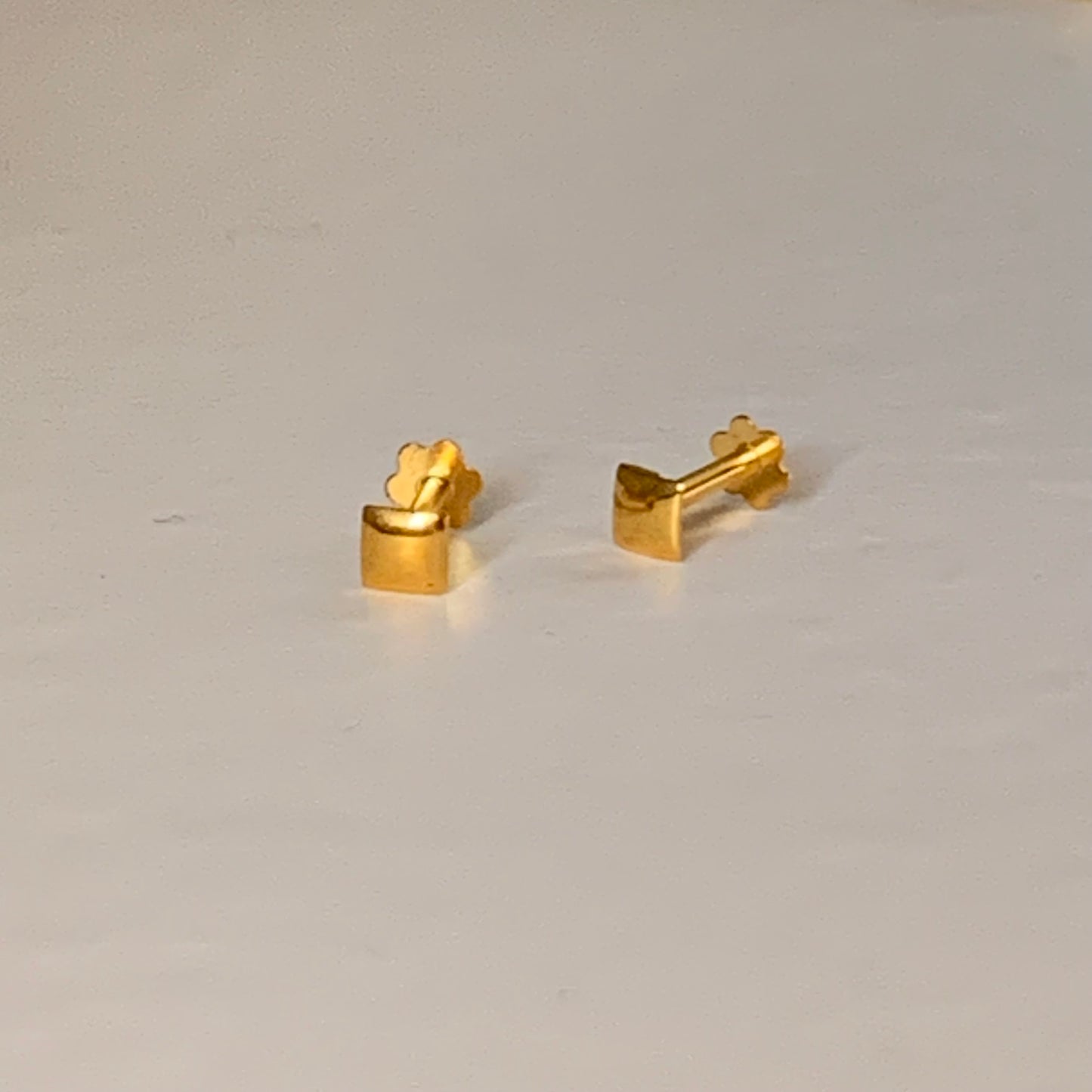 18ct Gold Square Stud Pair | 3mm