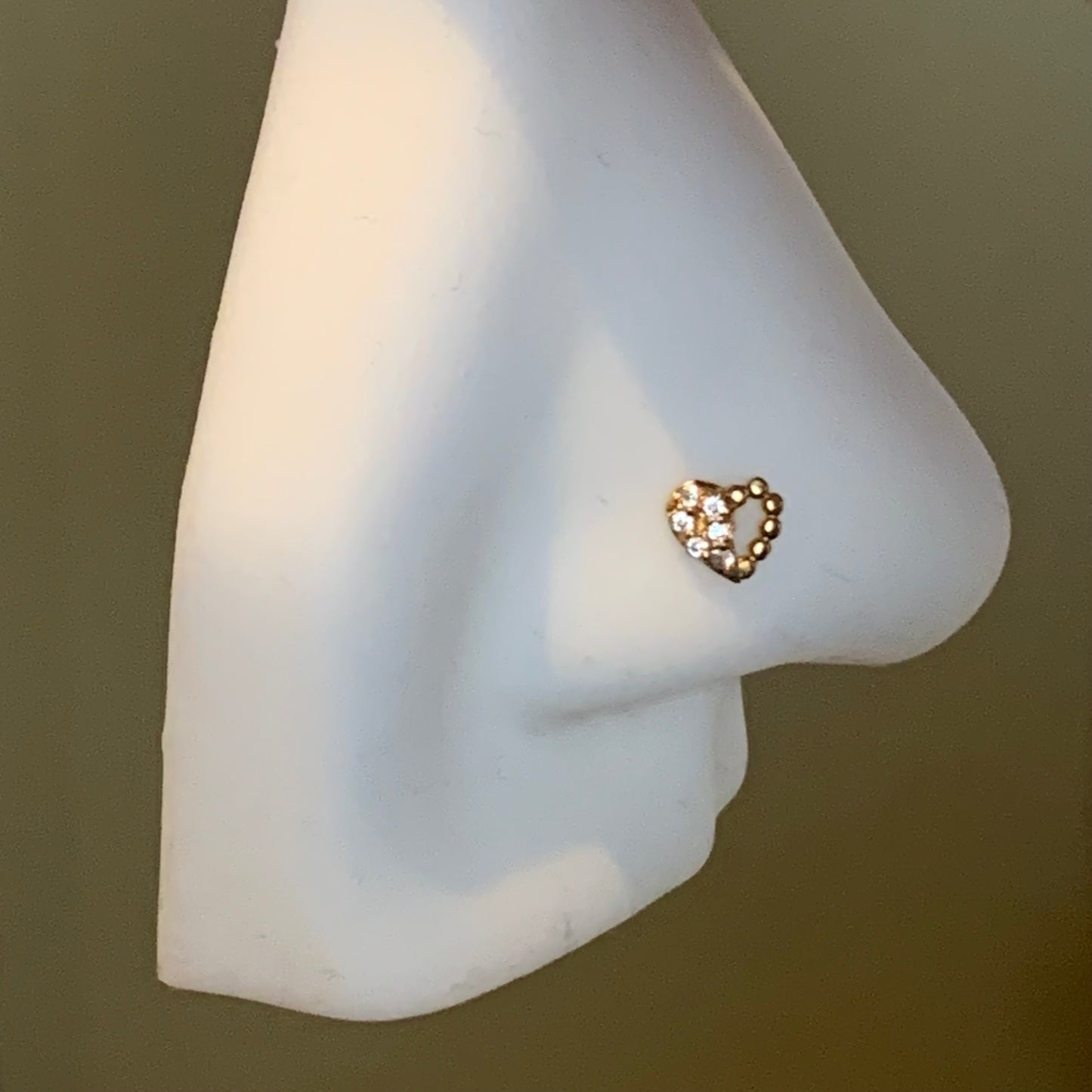 18ct gold heart stud