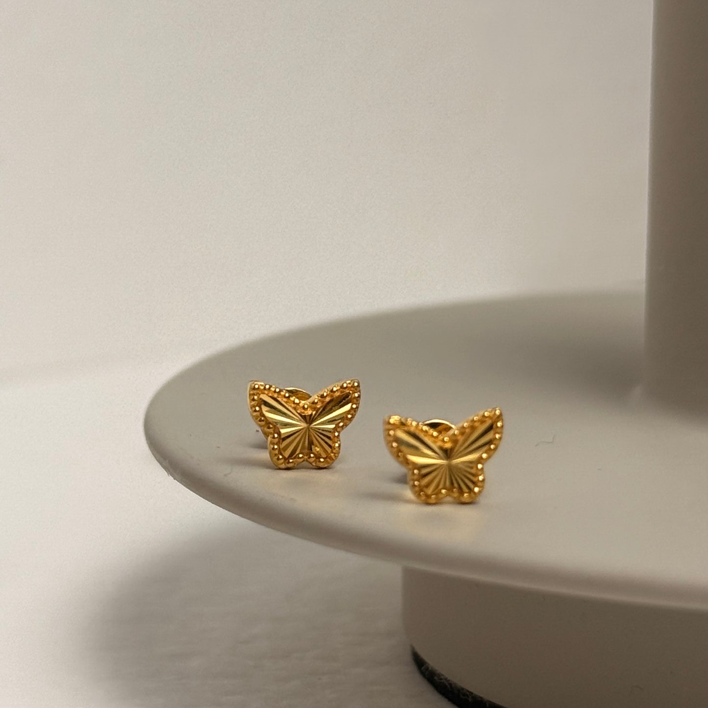 18ct Butterfly Stud Pair