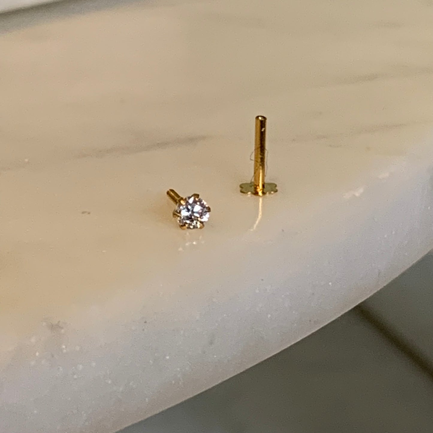 18ct Gold Stud | 2.5mm