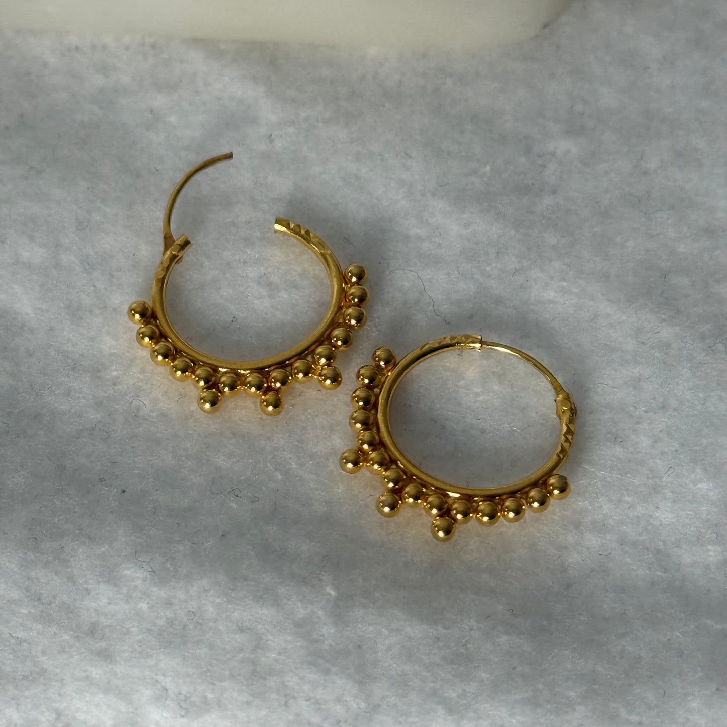 18ct gold traditional hoop pair | small