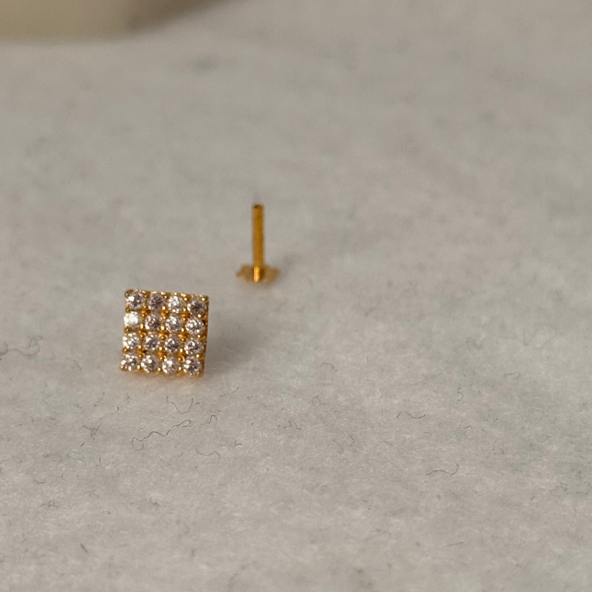 Diamanté, 18ct Gold Square Stud | 6mm