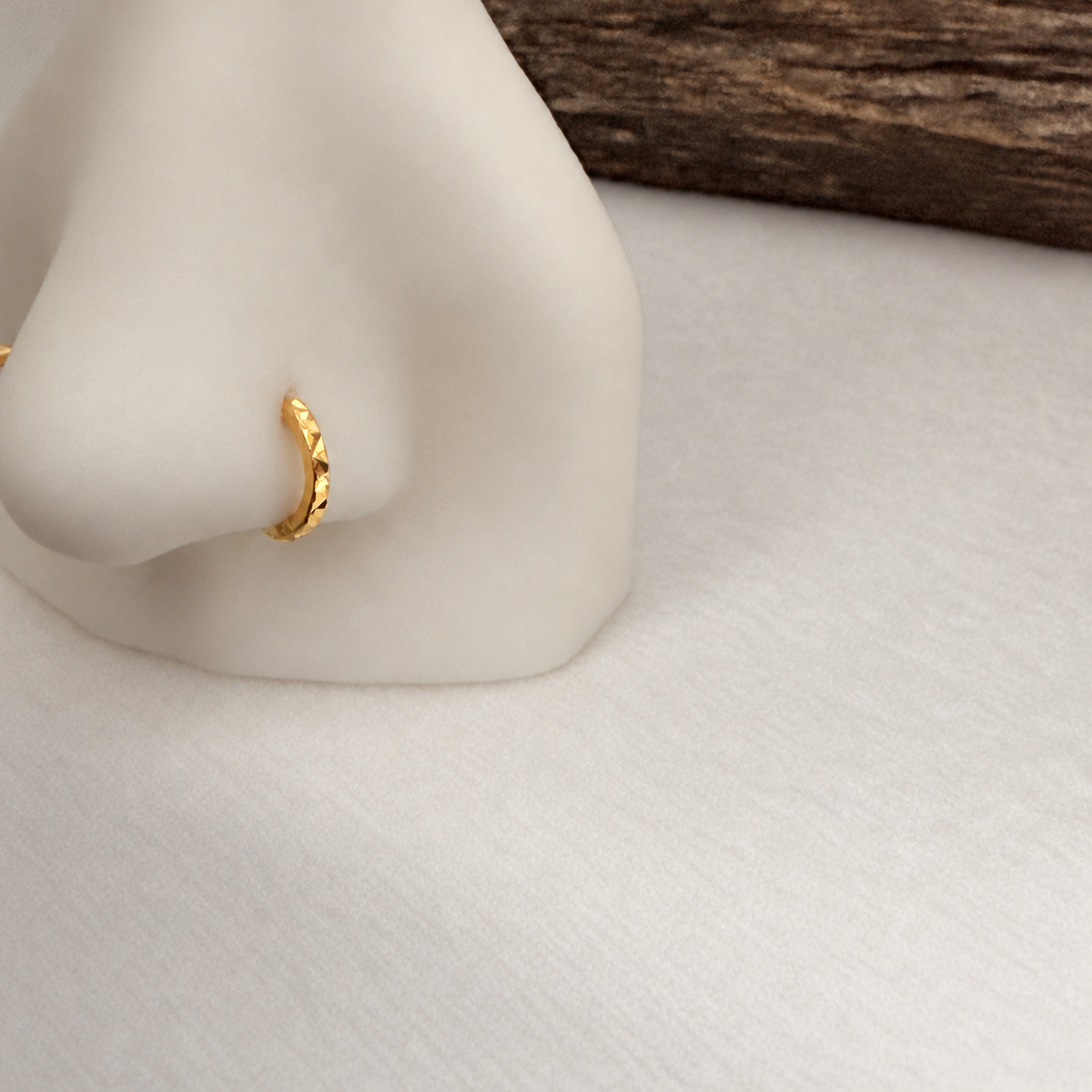 Rayyan | 18ct Gold Hoop (7.5mm)