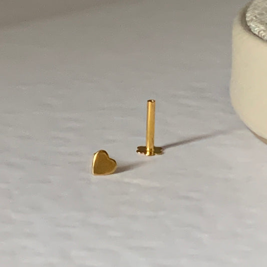 18ct Heart Stud | small
