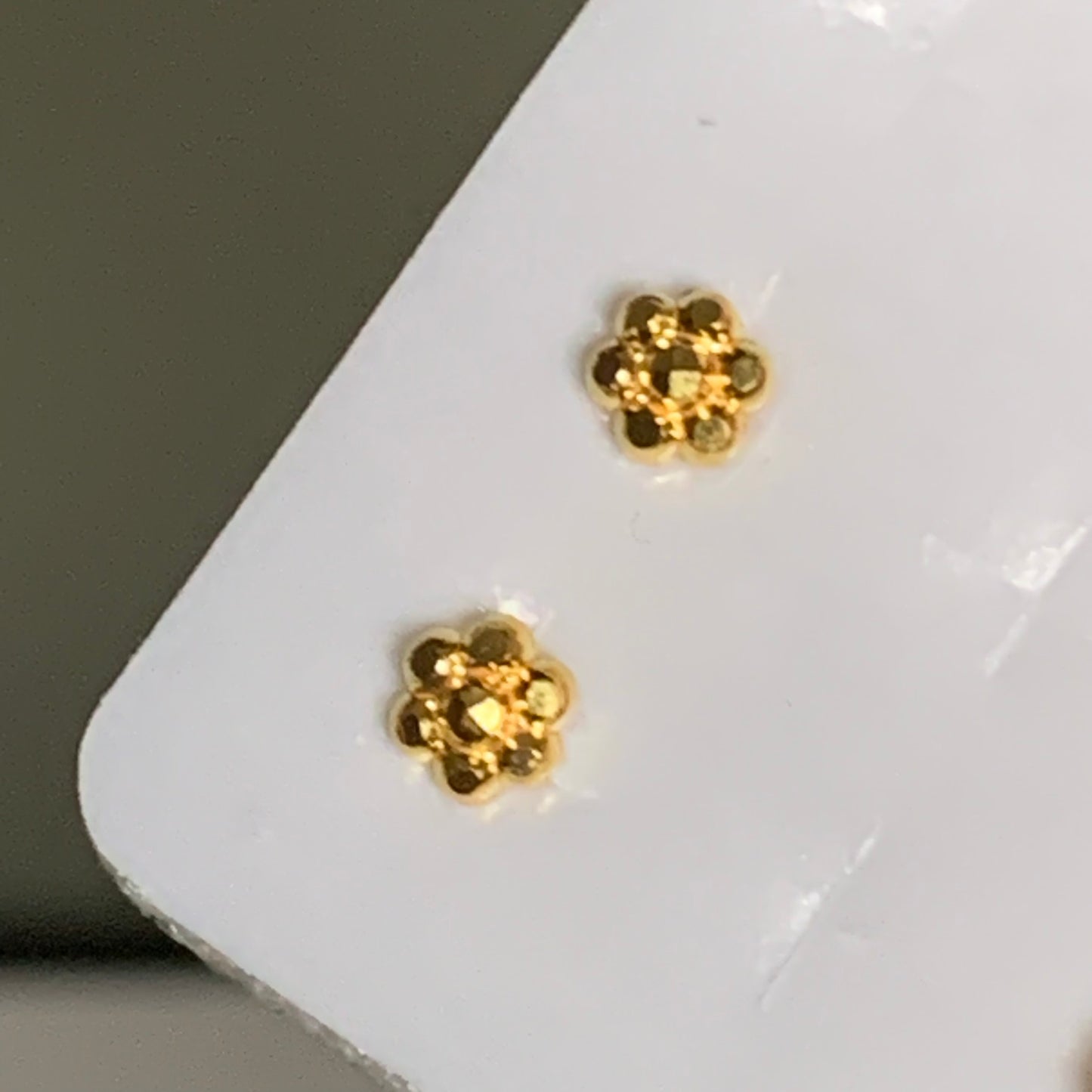 18ct Flower Stud Pair | 5mm