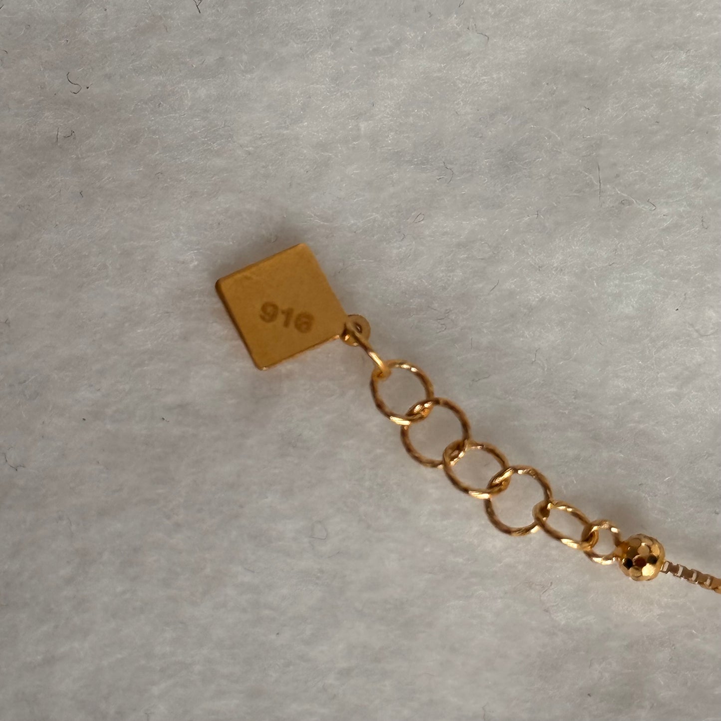 Signature Collection | Amara, minimalist 22ct Gold Bracelet