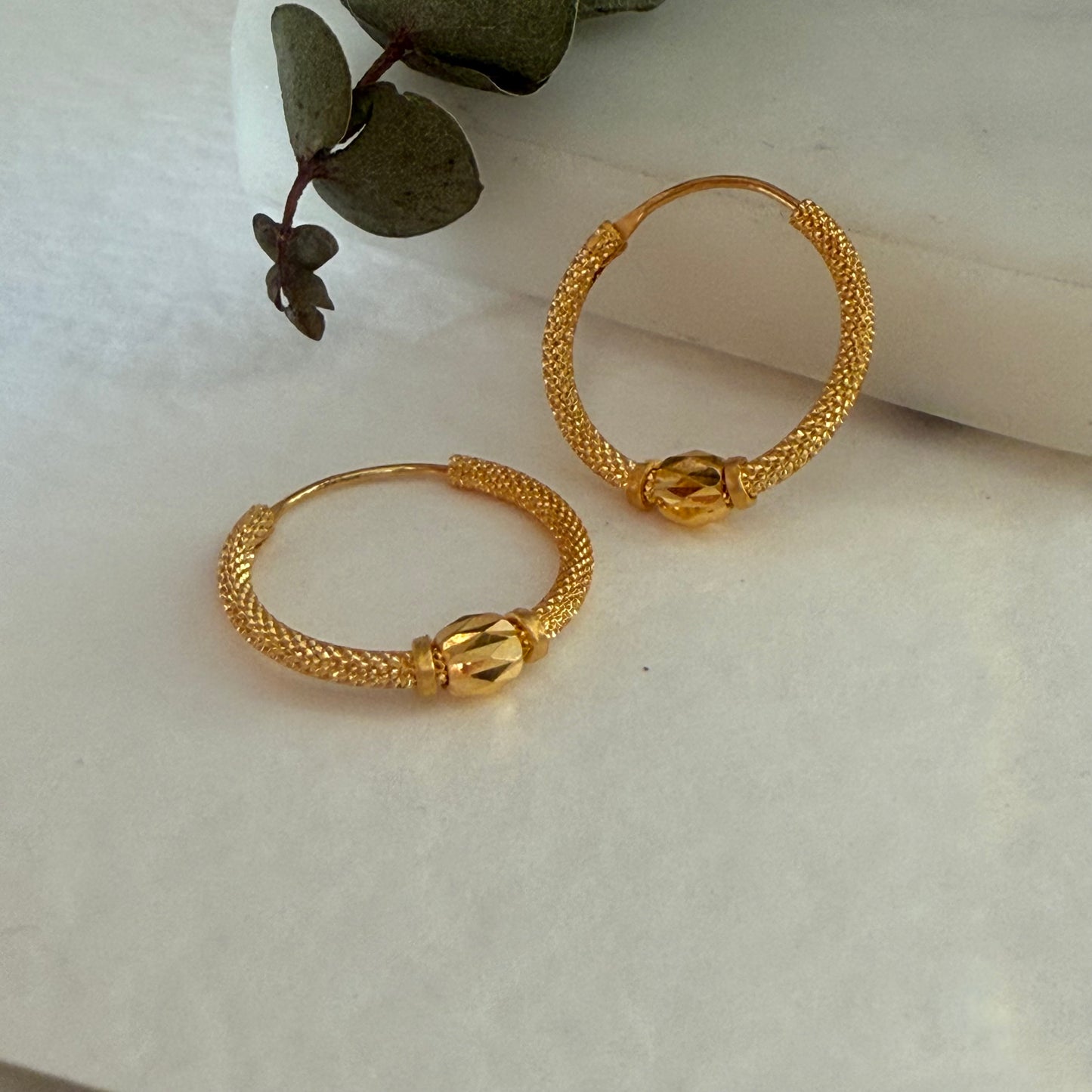 22ct gold hoop pair | 19mm (1)