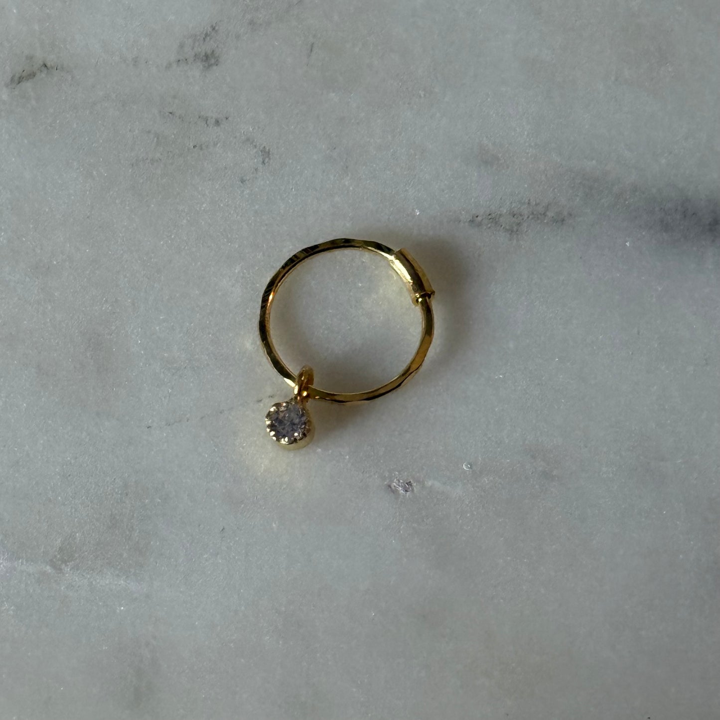 18ct gold dangly hoop | 8mm