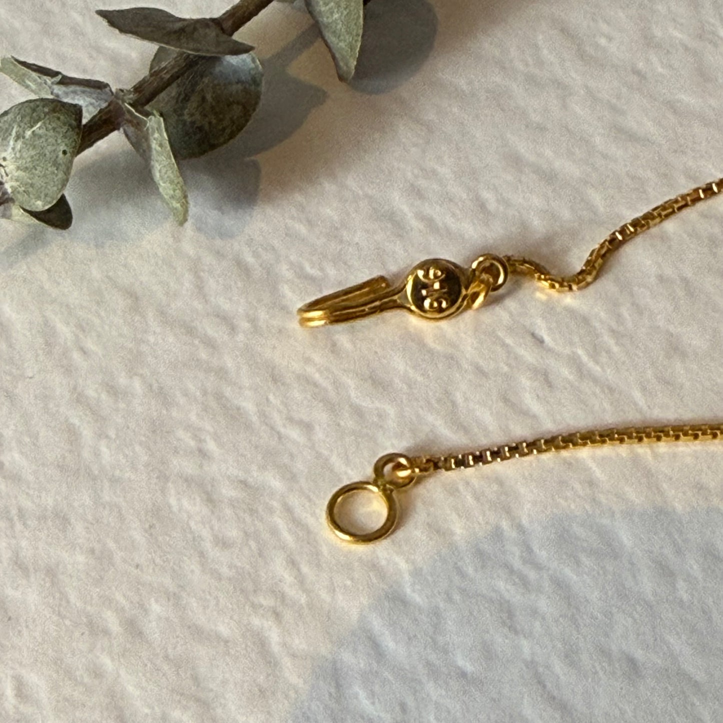 22ct Gold Minimal Bracelet | 6.9 inches