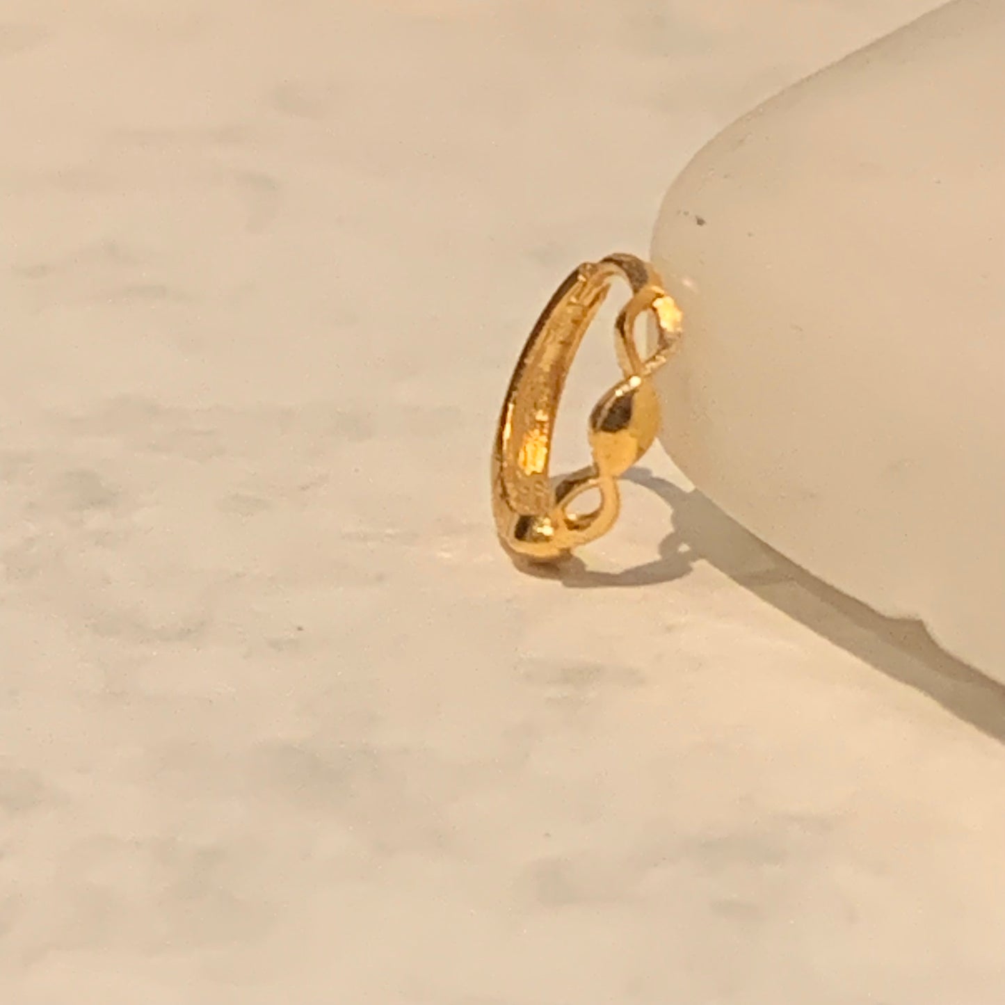 18ct Gold Hoop | 7mm