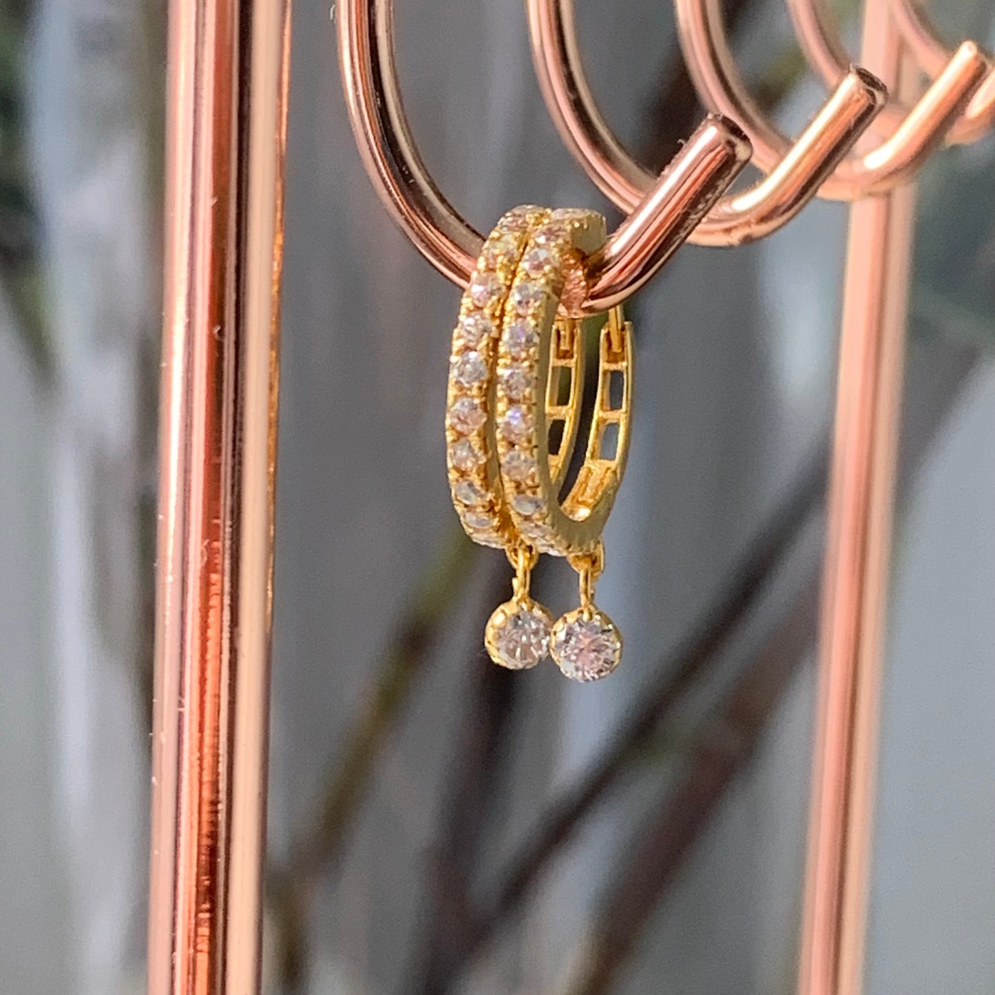 18ct gold dangly hoop pair | 10mm