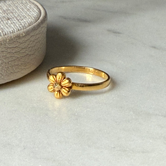 Floral ring | J