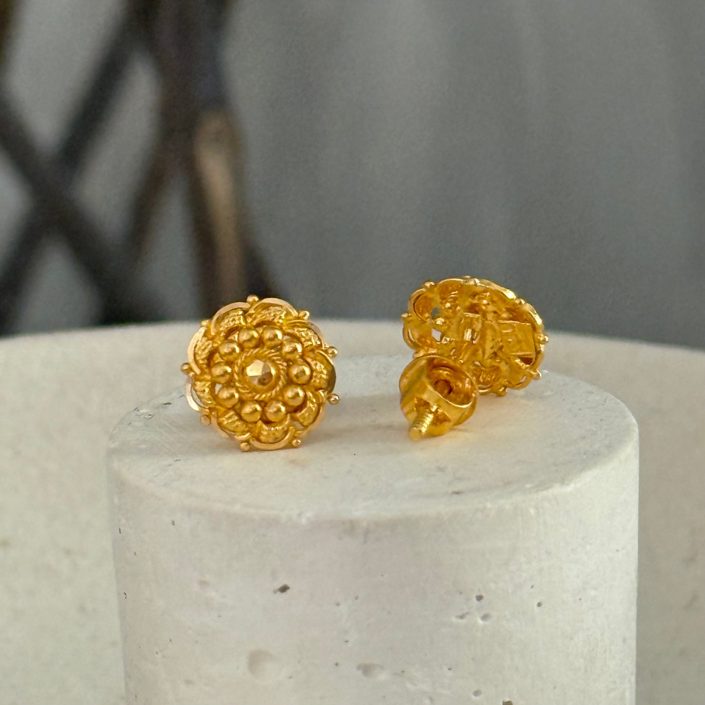 22ct gold stud pair | 9mm