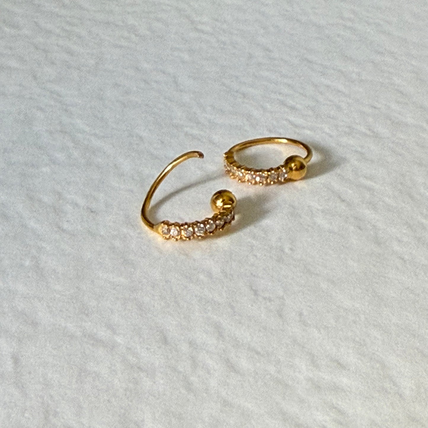 18ct gold single hoop