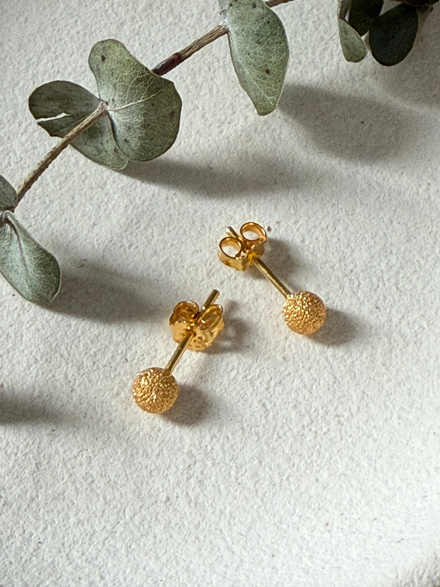 22ct gold small stud pair