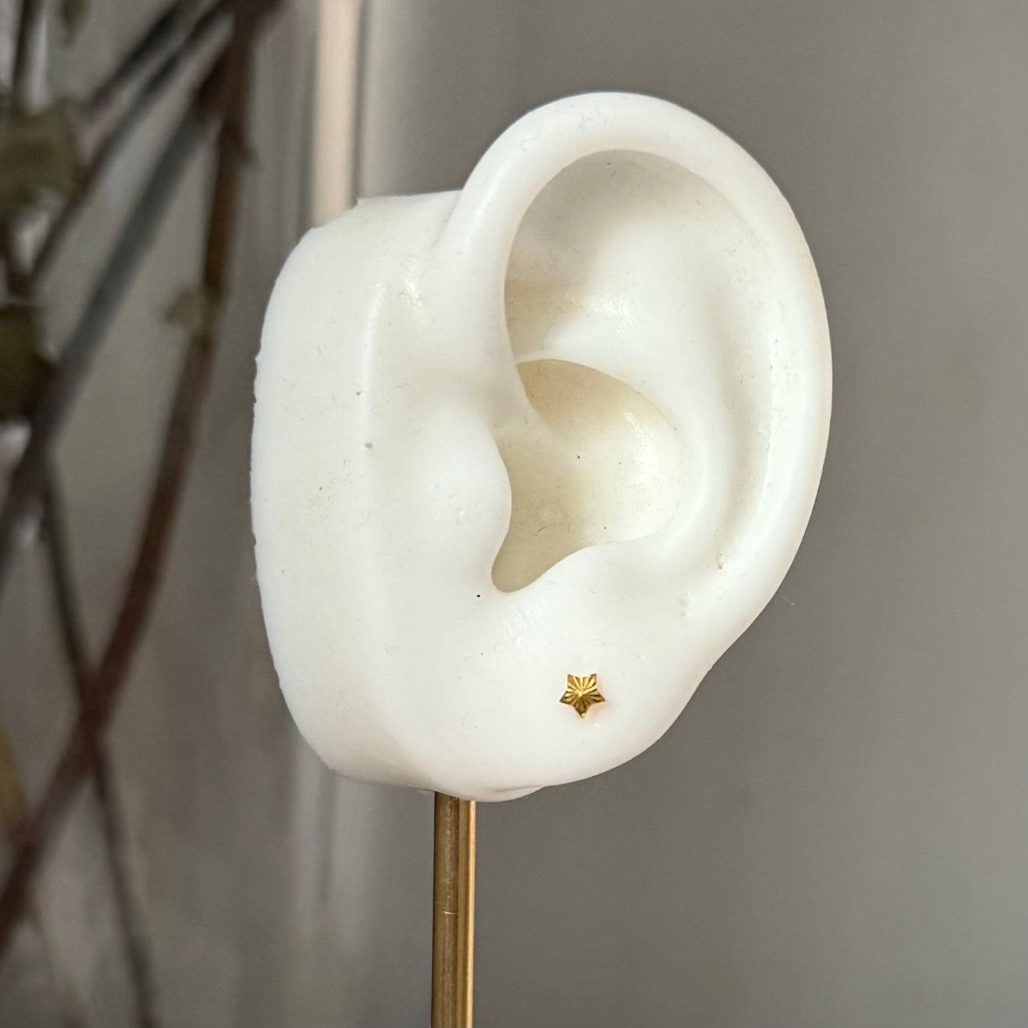 18ct gold star stud | 4mm