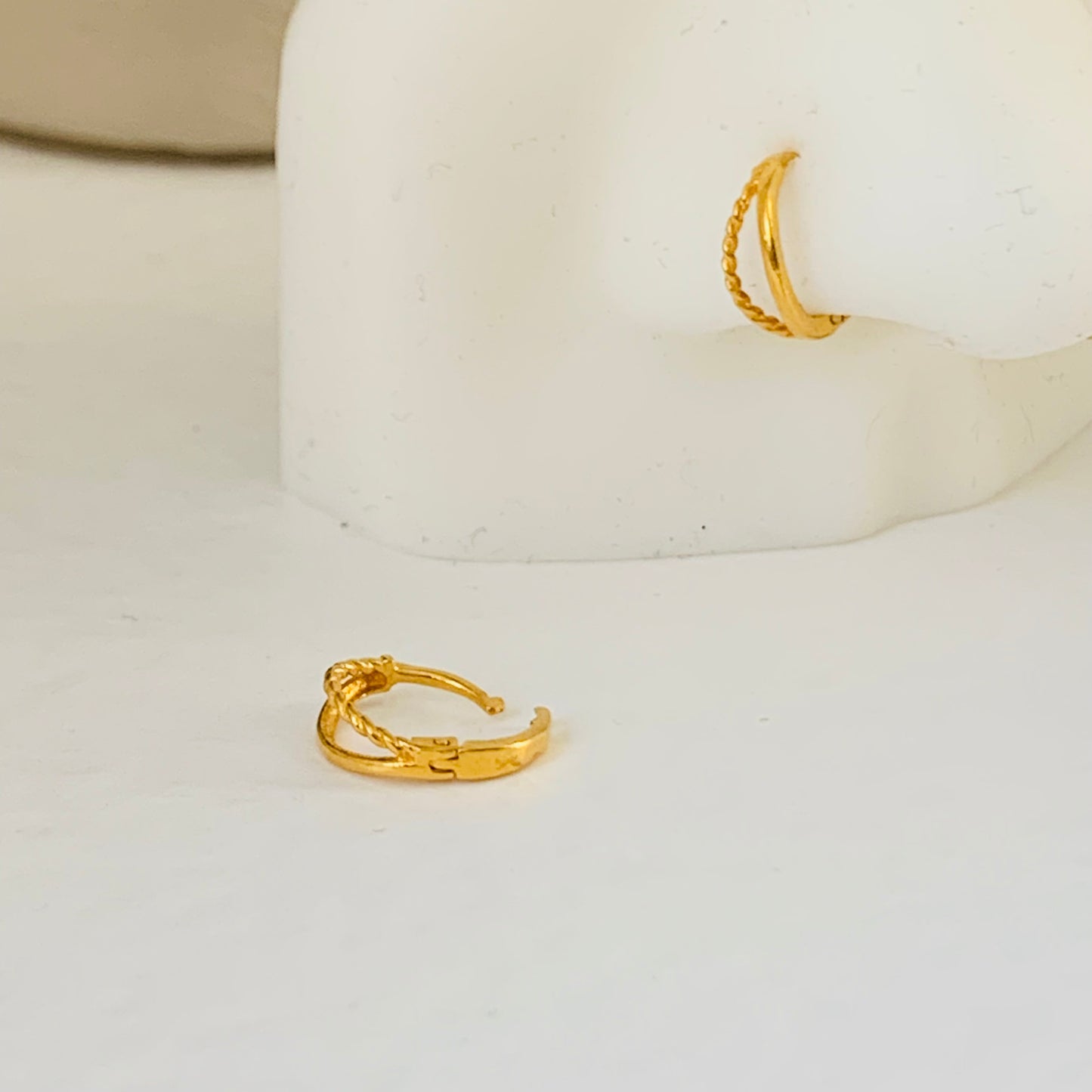 18ct Gold Single Hoop | 7mm
