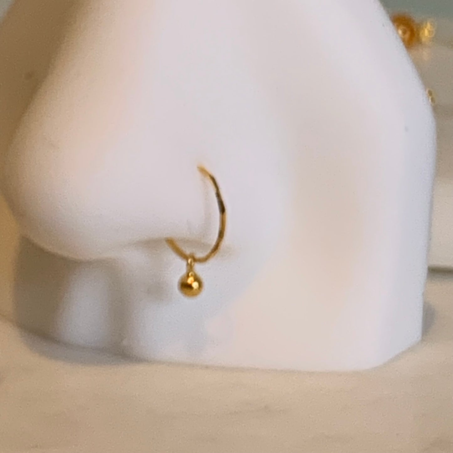 18ct Gold Dangly Hoop | 8mm