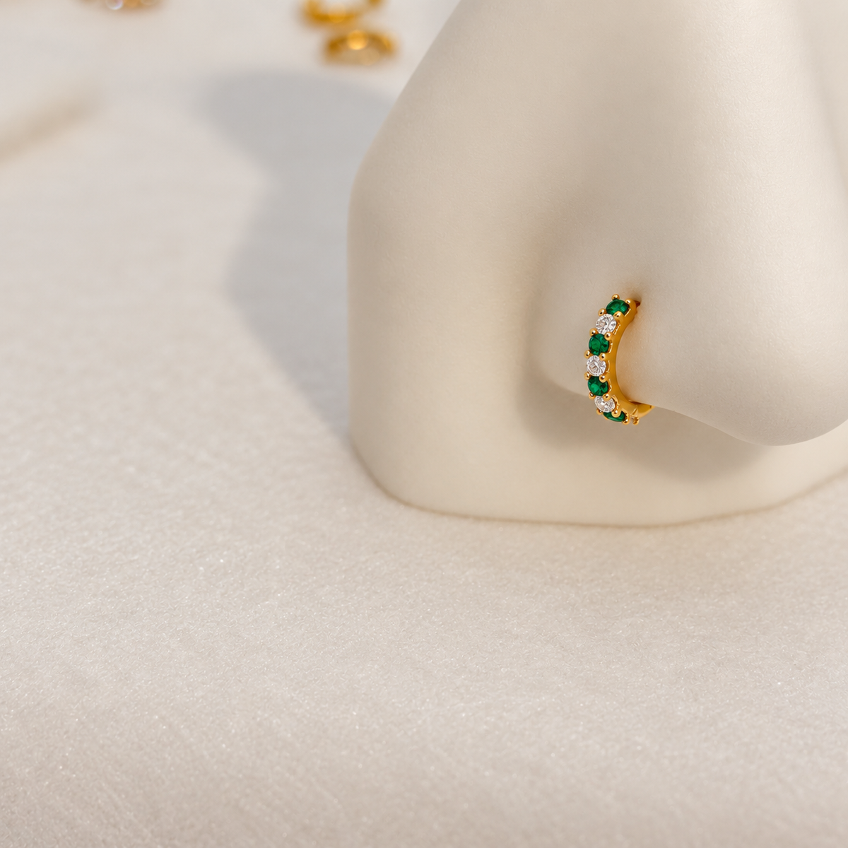 Autumnal Collection | Emerald, 18ct hoop (7.5mm)