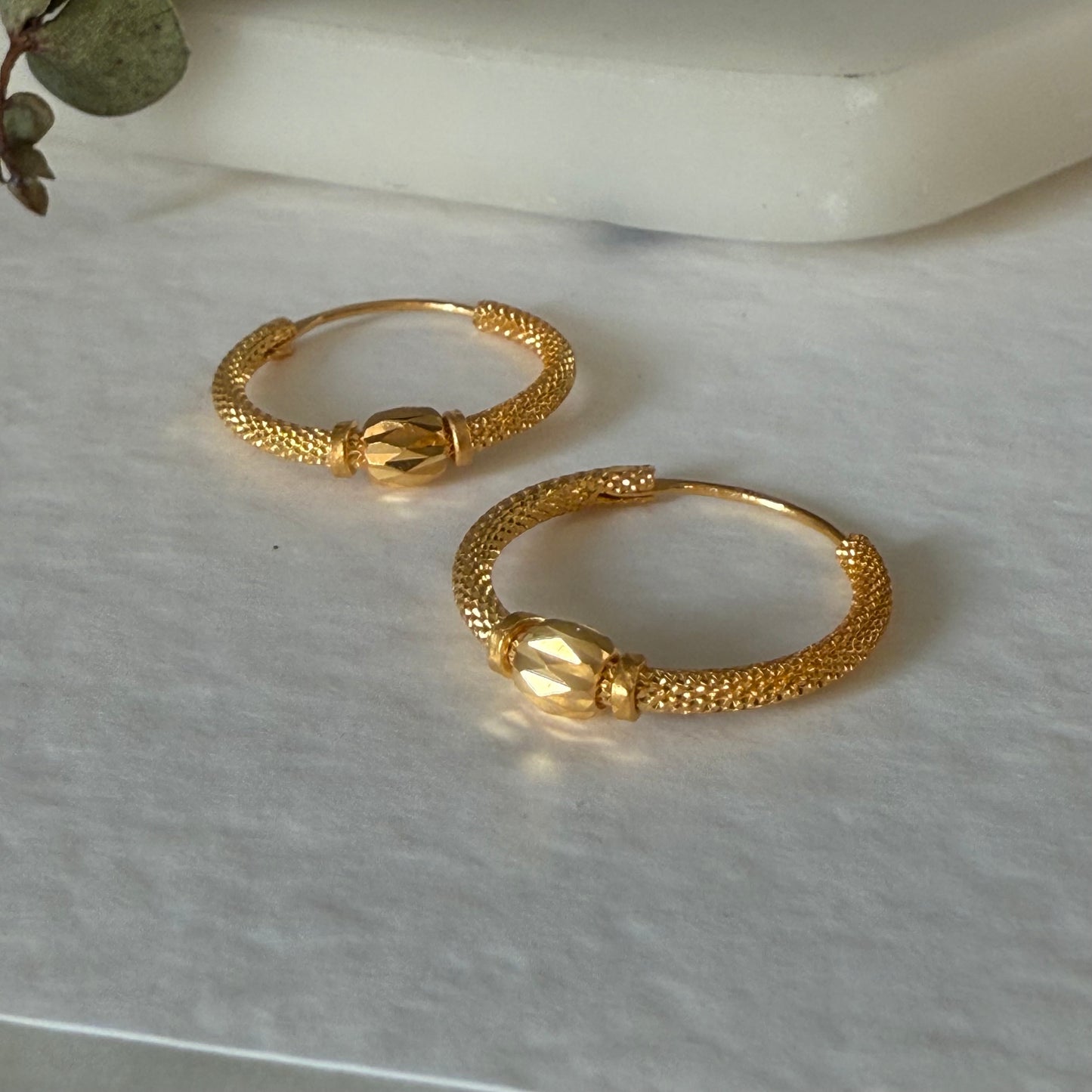 22ct gold hoop pair | 19mm (1)