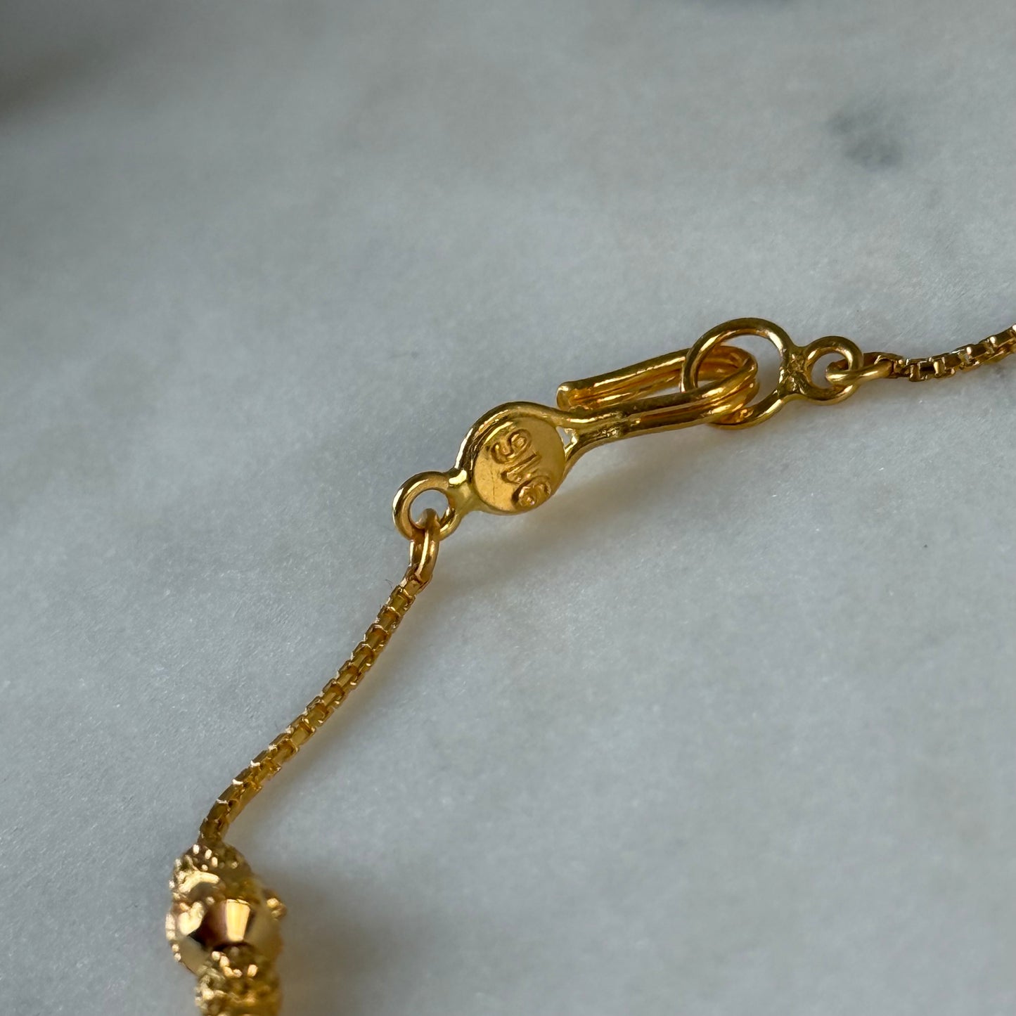 22ct gold triple beaded bracelet l 7 inches