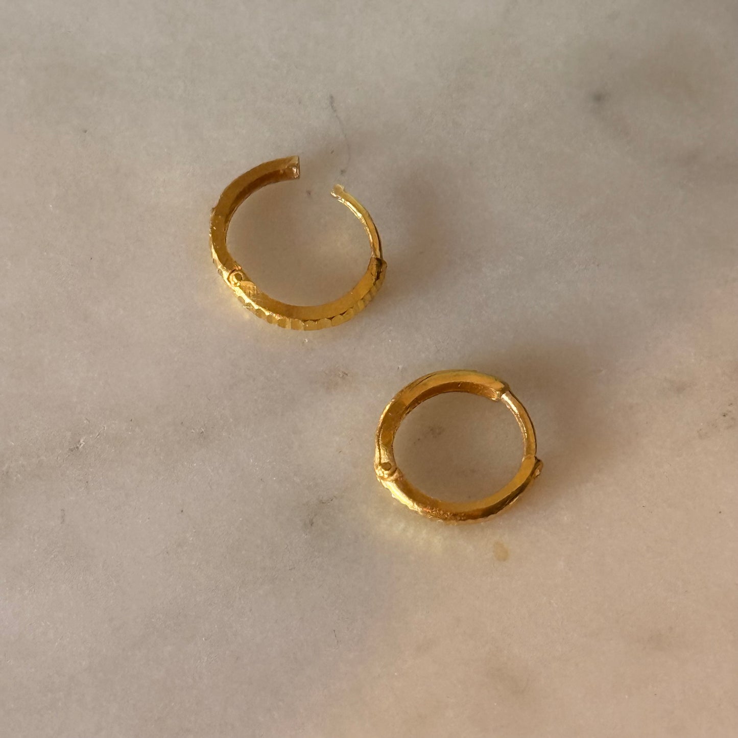 Liliana | 18ct Gold Huggies (8.8mm)