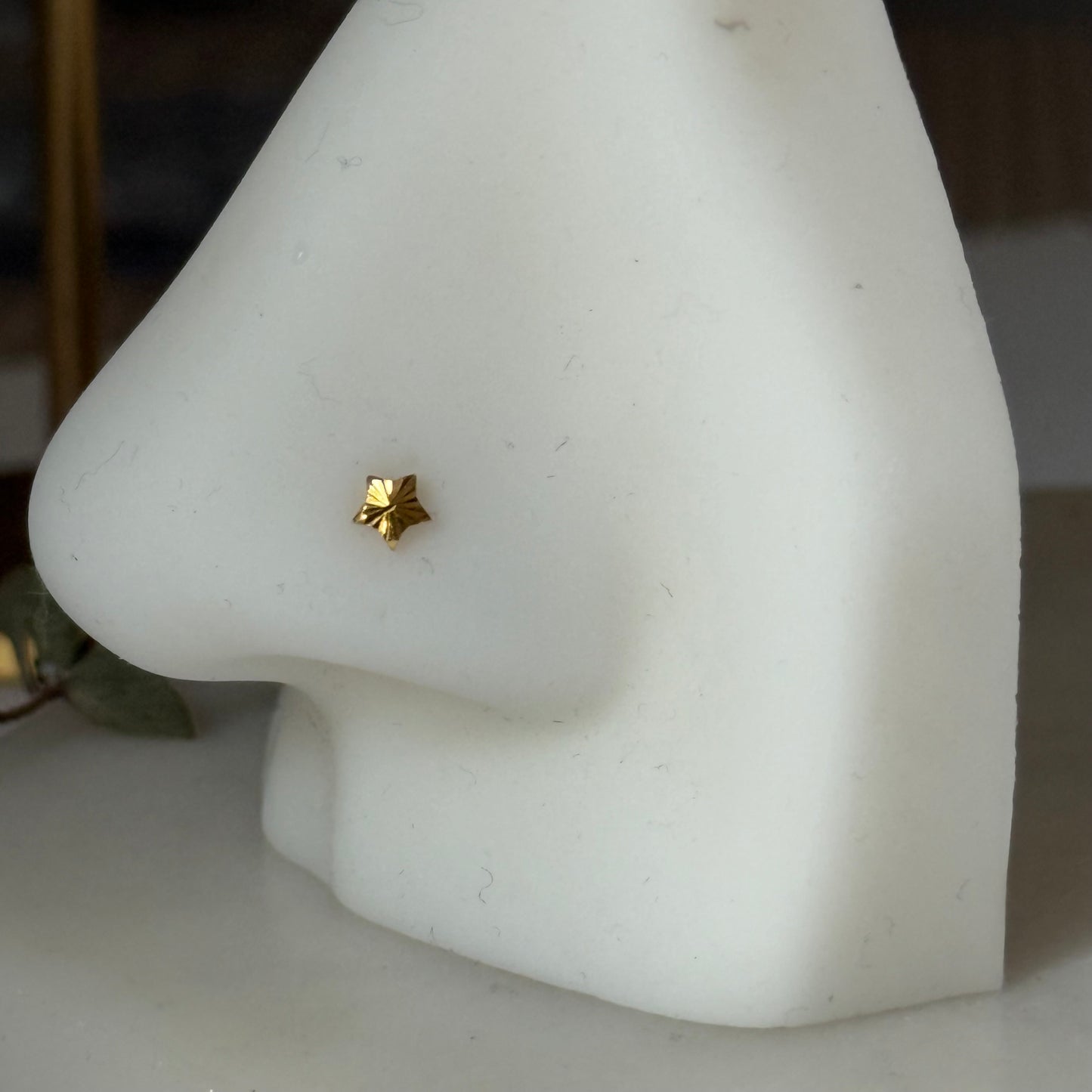 18ct gold star stud | 4mm