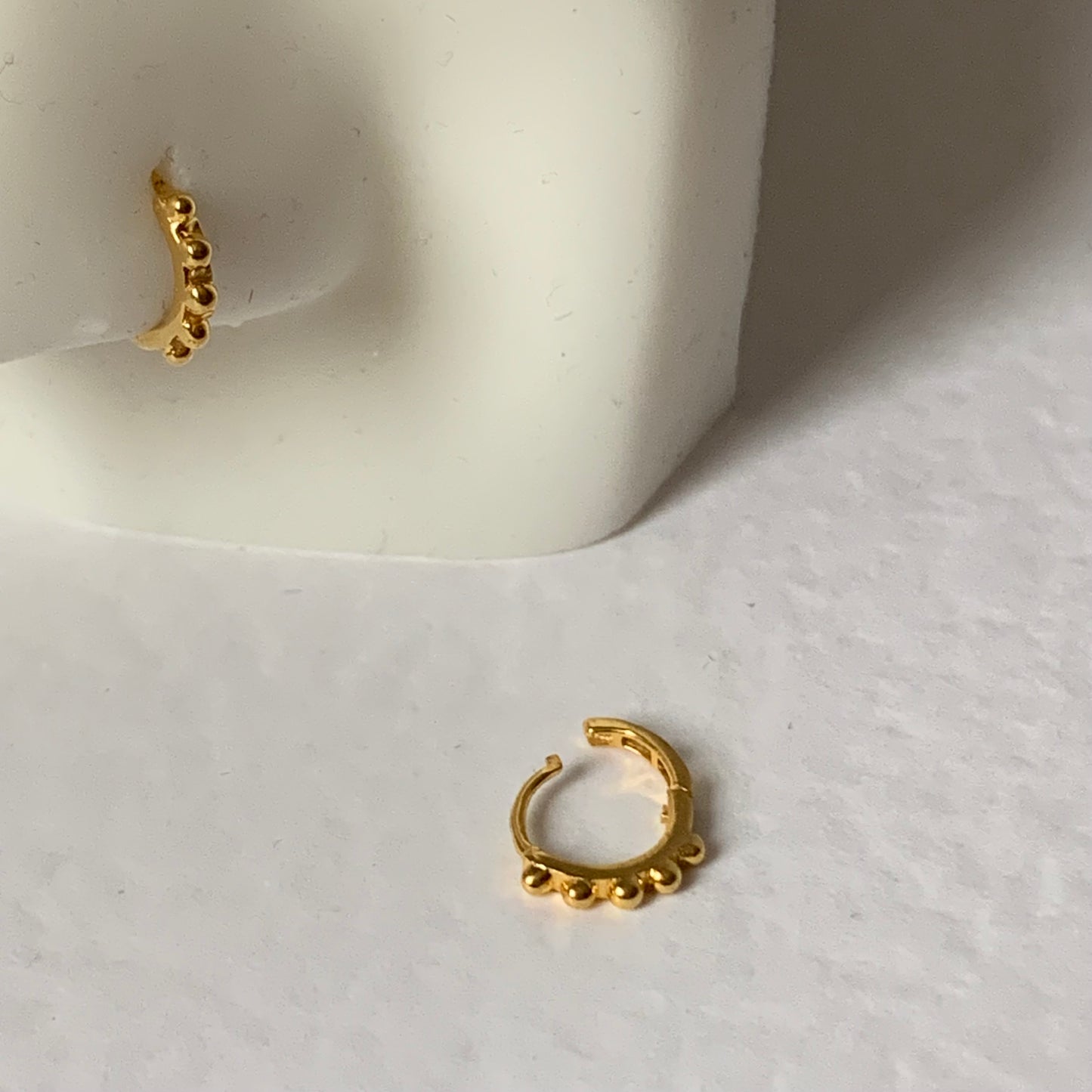 18ct Gold Single Hoop | 6mm
