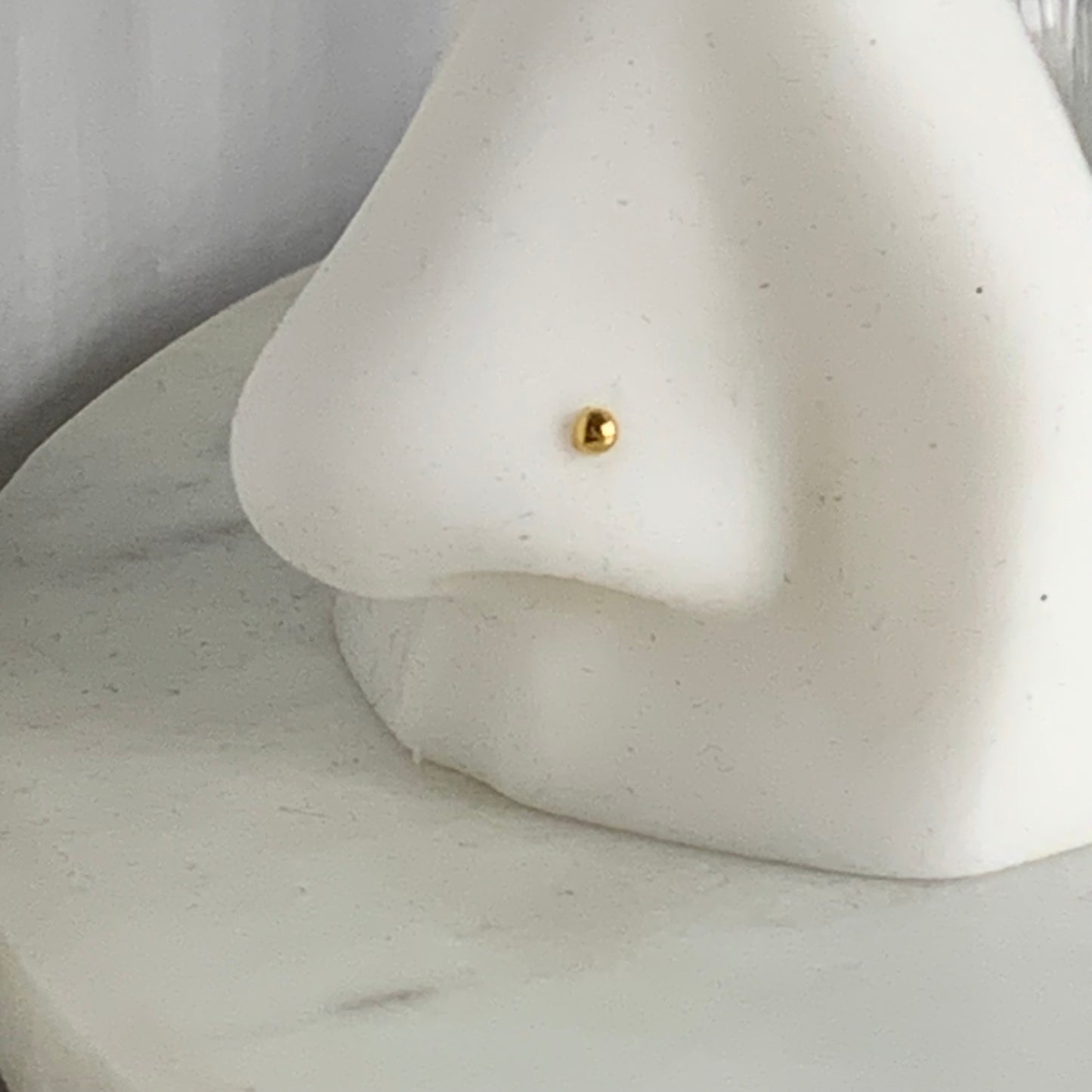 18ct Gold Stud | 2.2mm