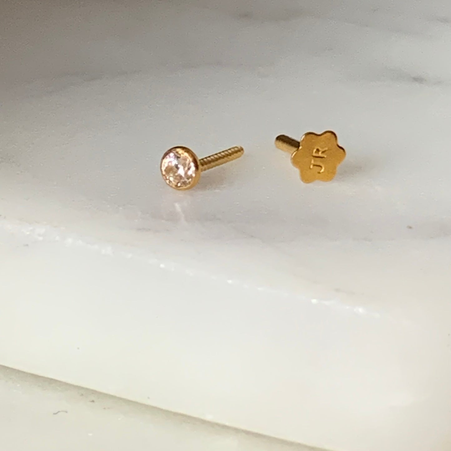 18ct Gold Stud | 2.5mm