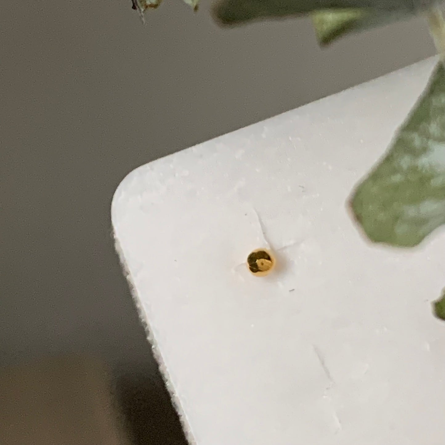 18ct gold stud | 2mm