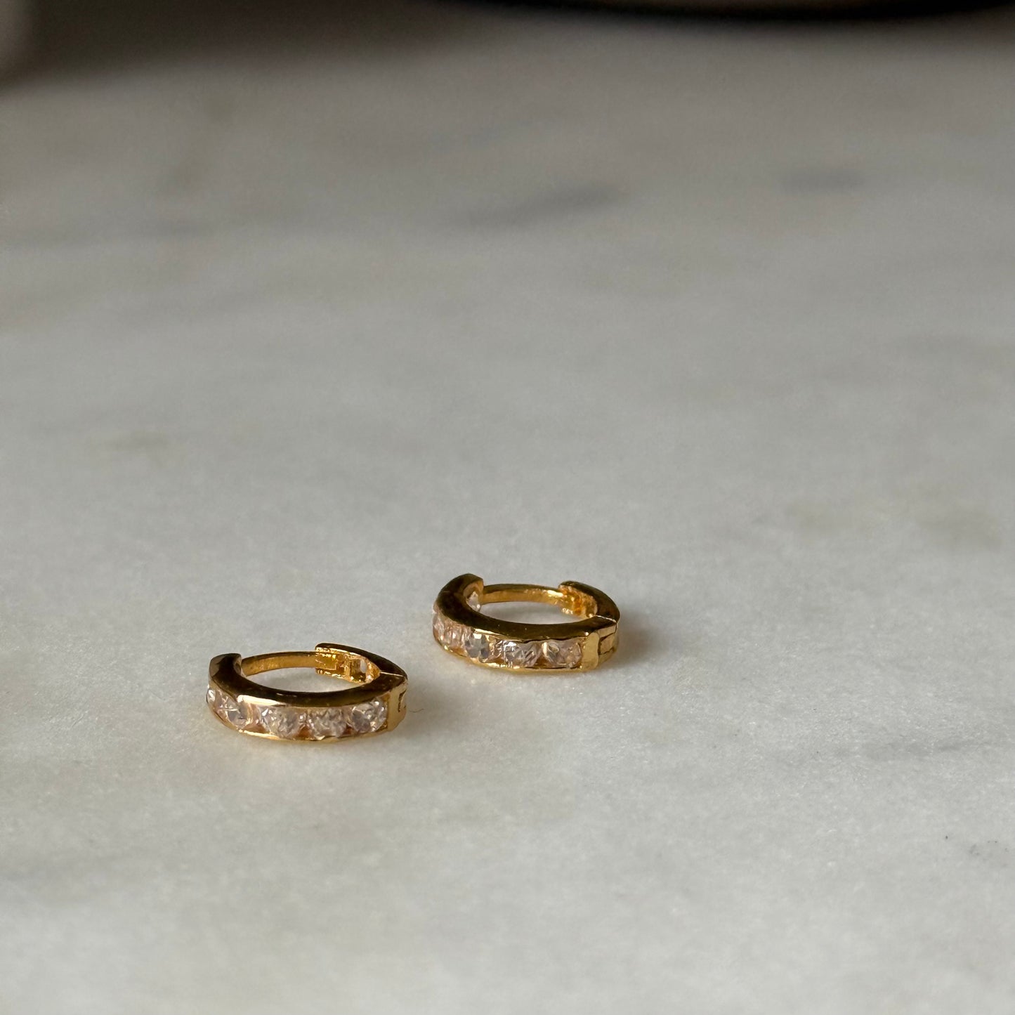 18ct gold cz Huggies | 5mm
