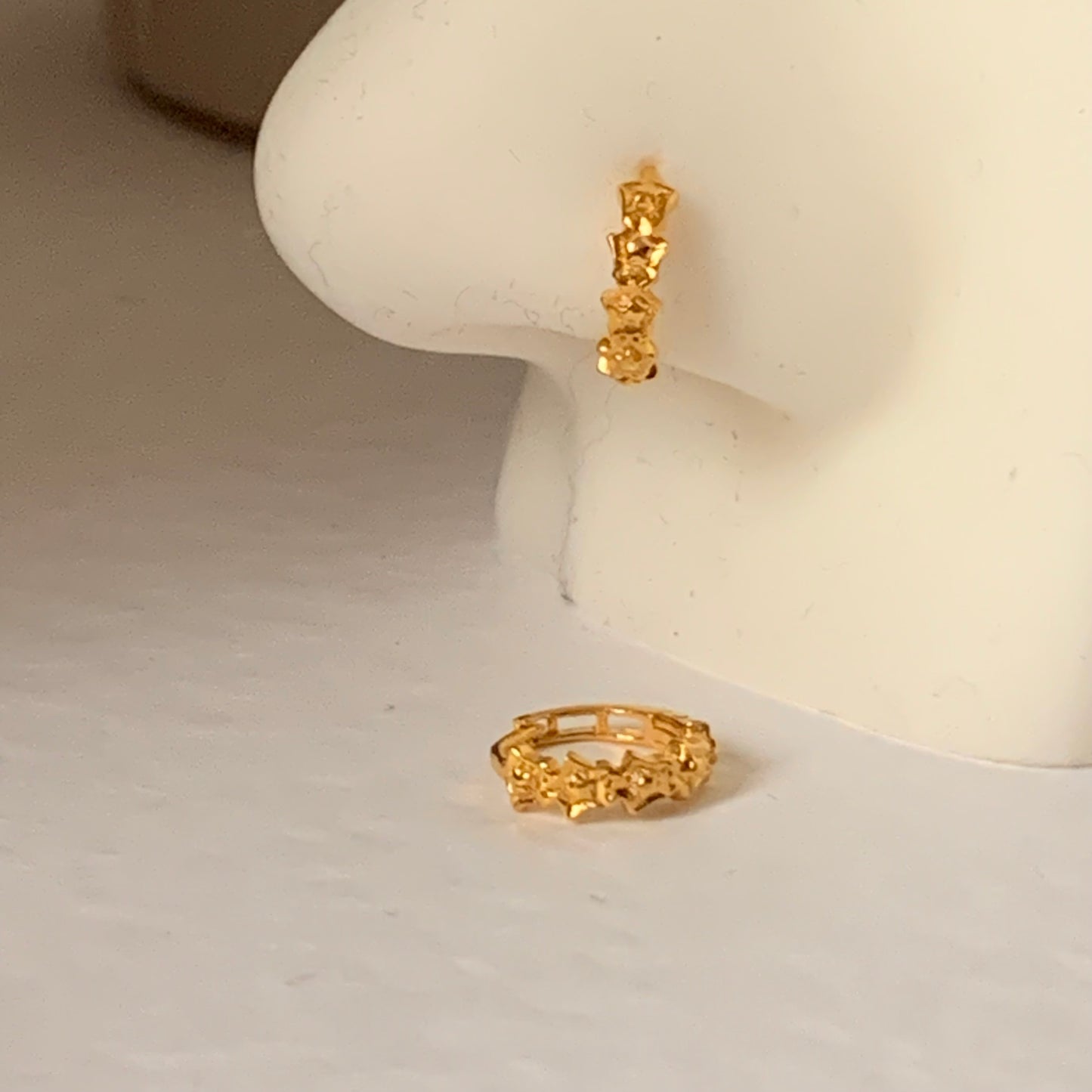 18ct Gold Floral Hoop | 7mm