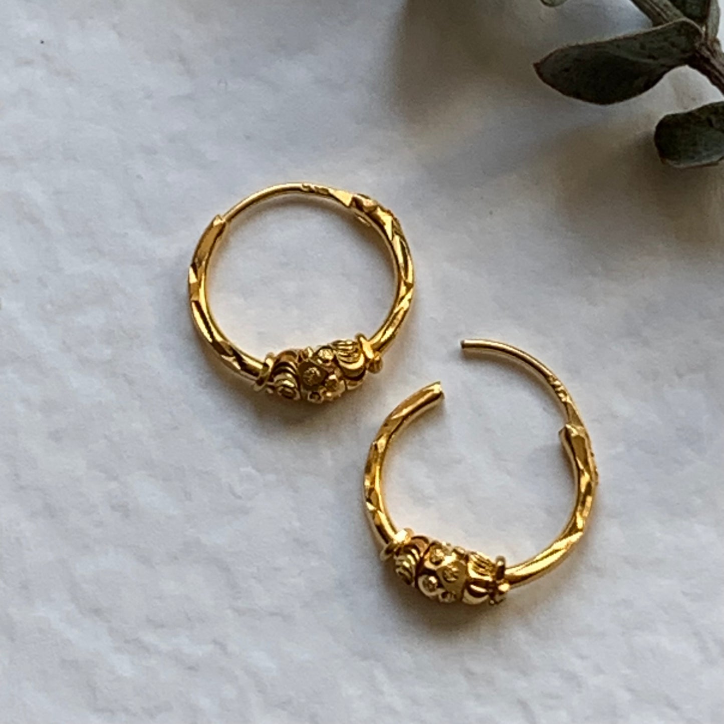 22ct gold hoop pair | small (3)