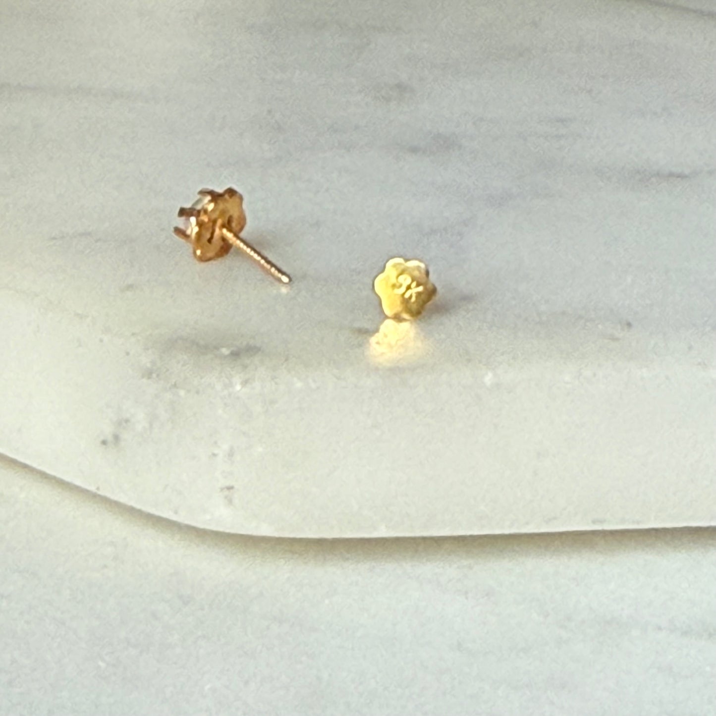 14ct gold single pearl stud