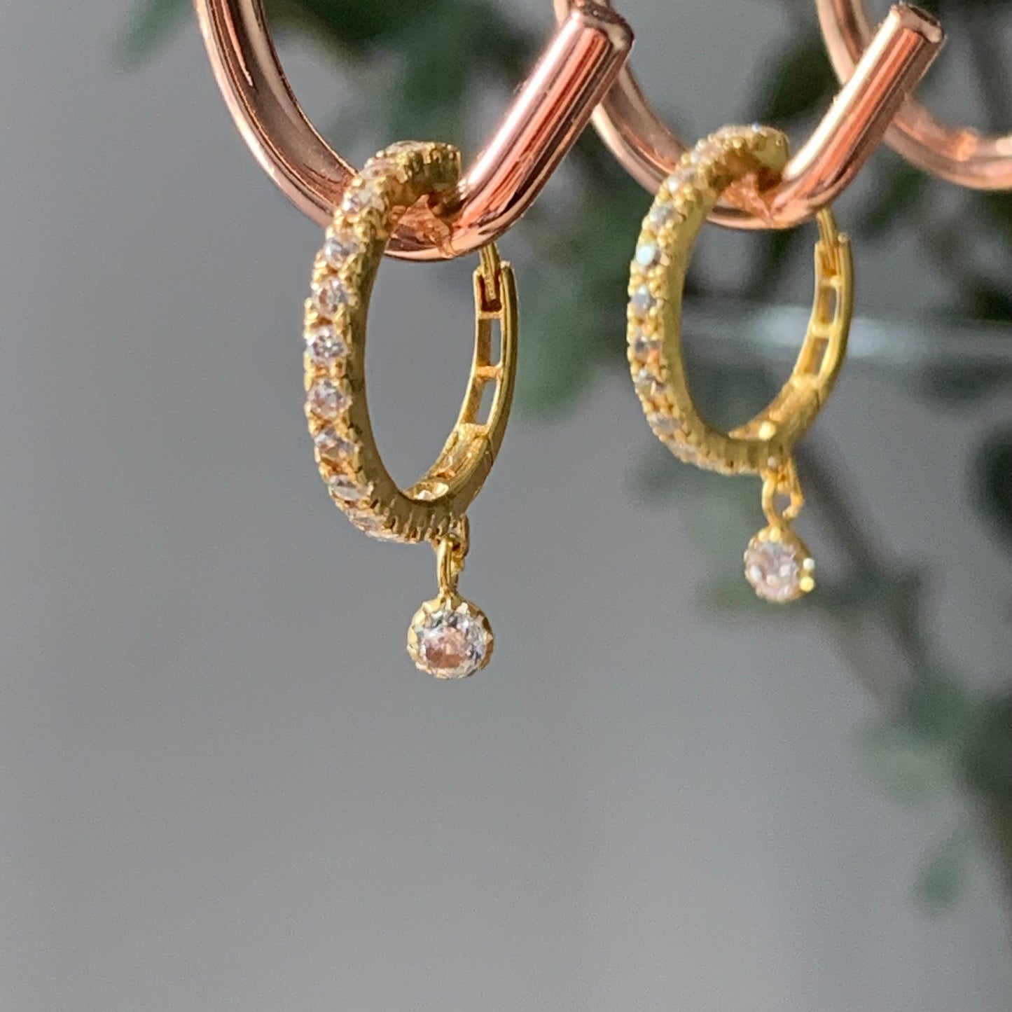 18ct gold dangly hoop pair | 10mm